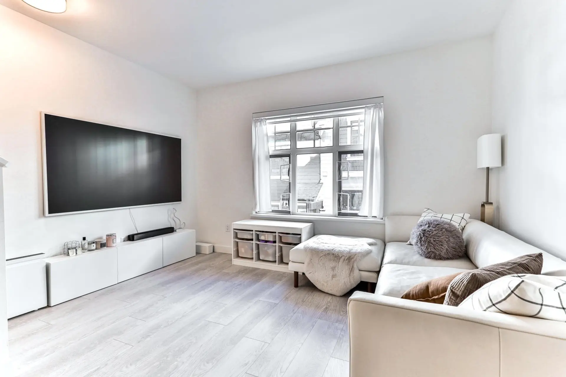 #204 678 Fairview Street - Image 3