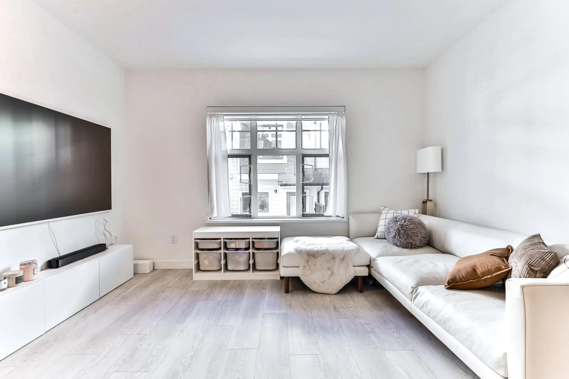 #204 678 Fairview Street - Image 4