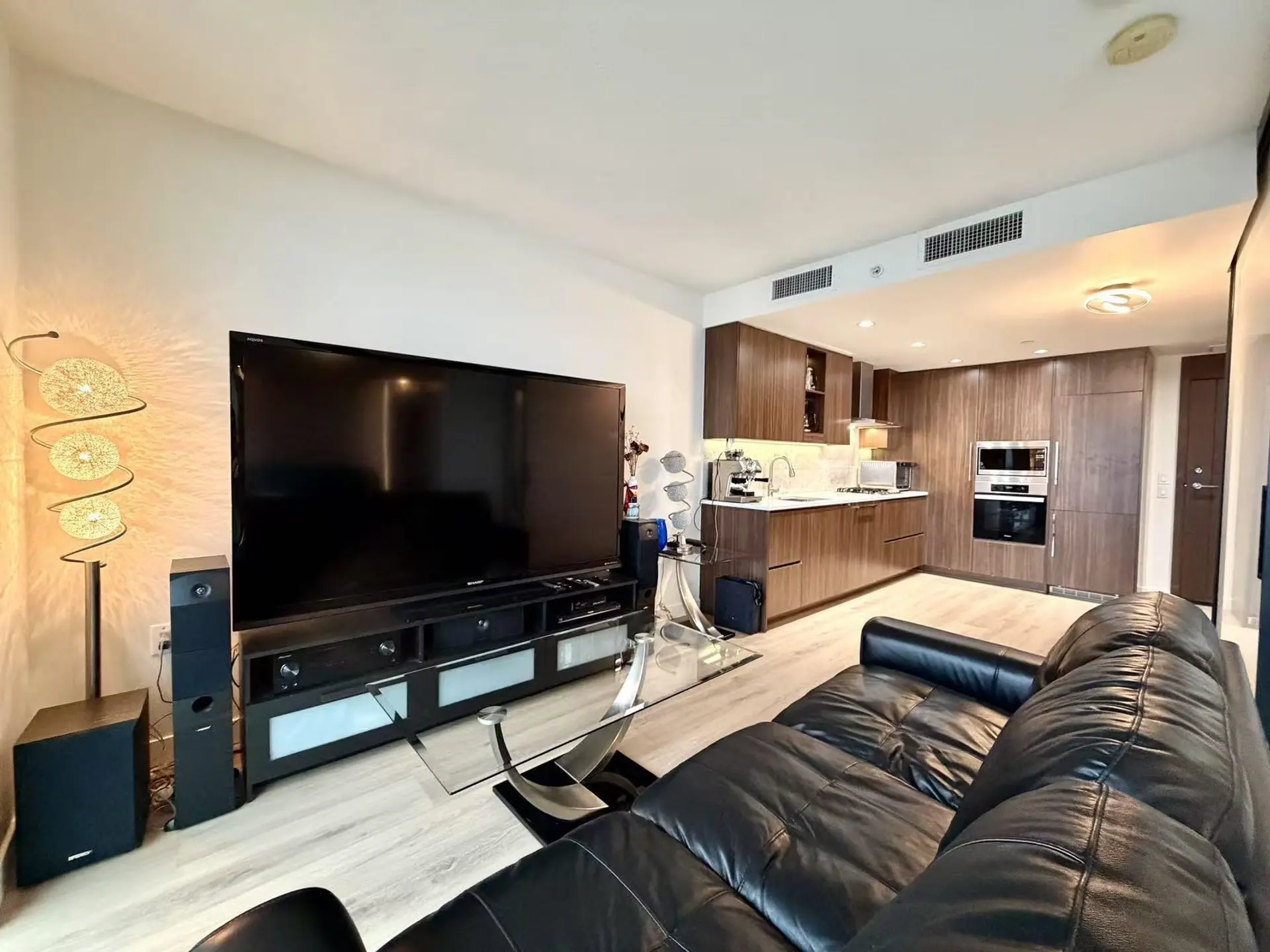 #2812 89 Nelson Street - Image 13