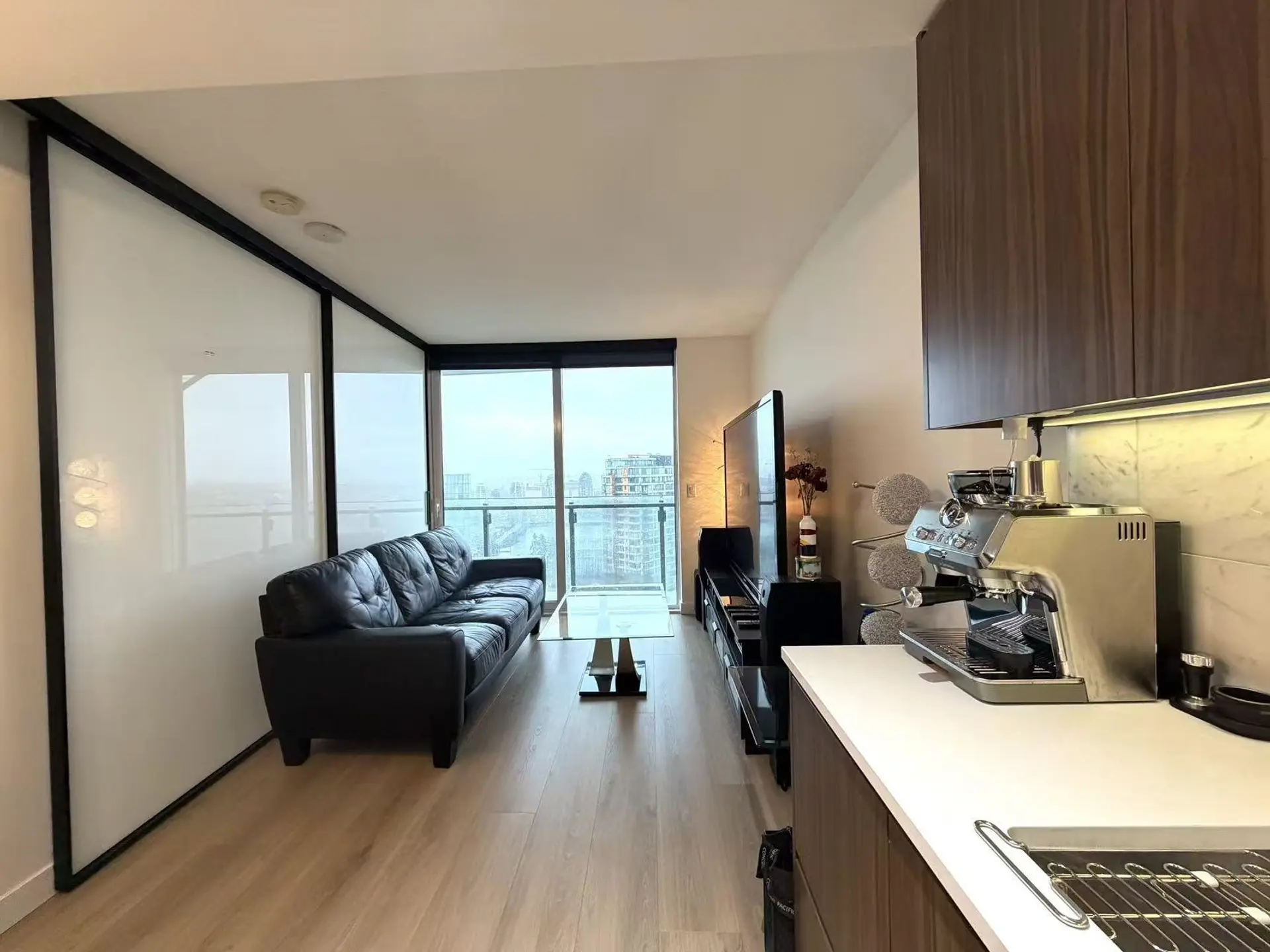 #2812 89 Nelson Street - Image 10