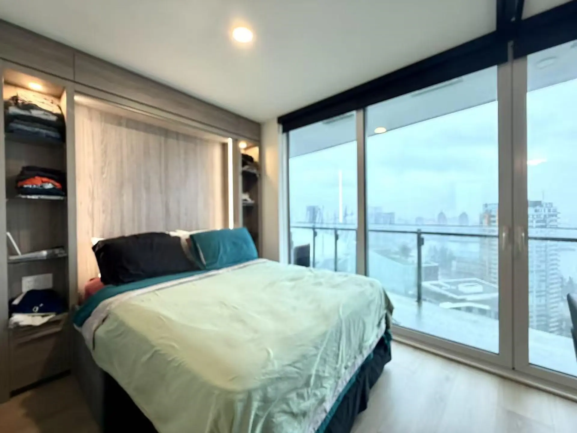 #2812 89 Nelson Street - Image 14