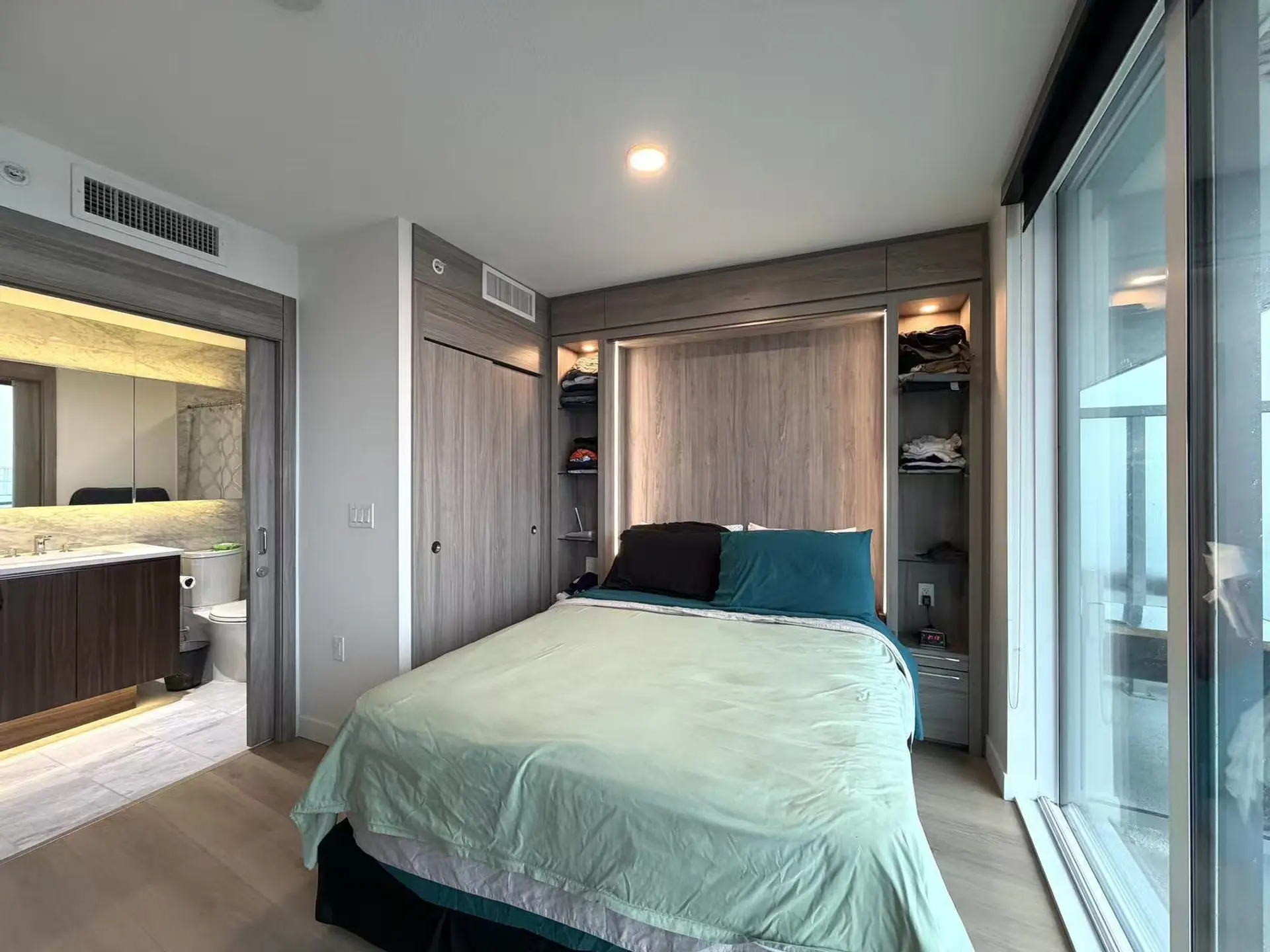 #2812 89 Nelson Street - Image 15