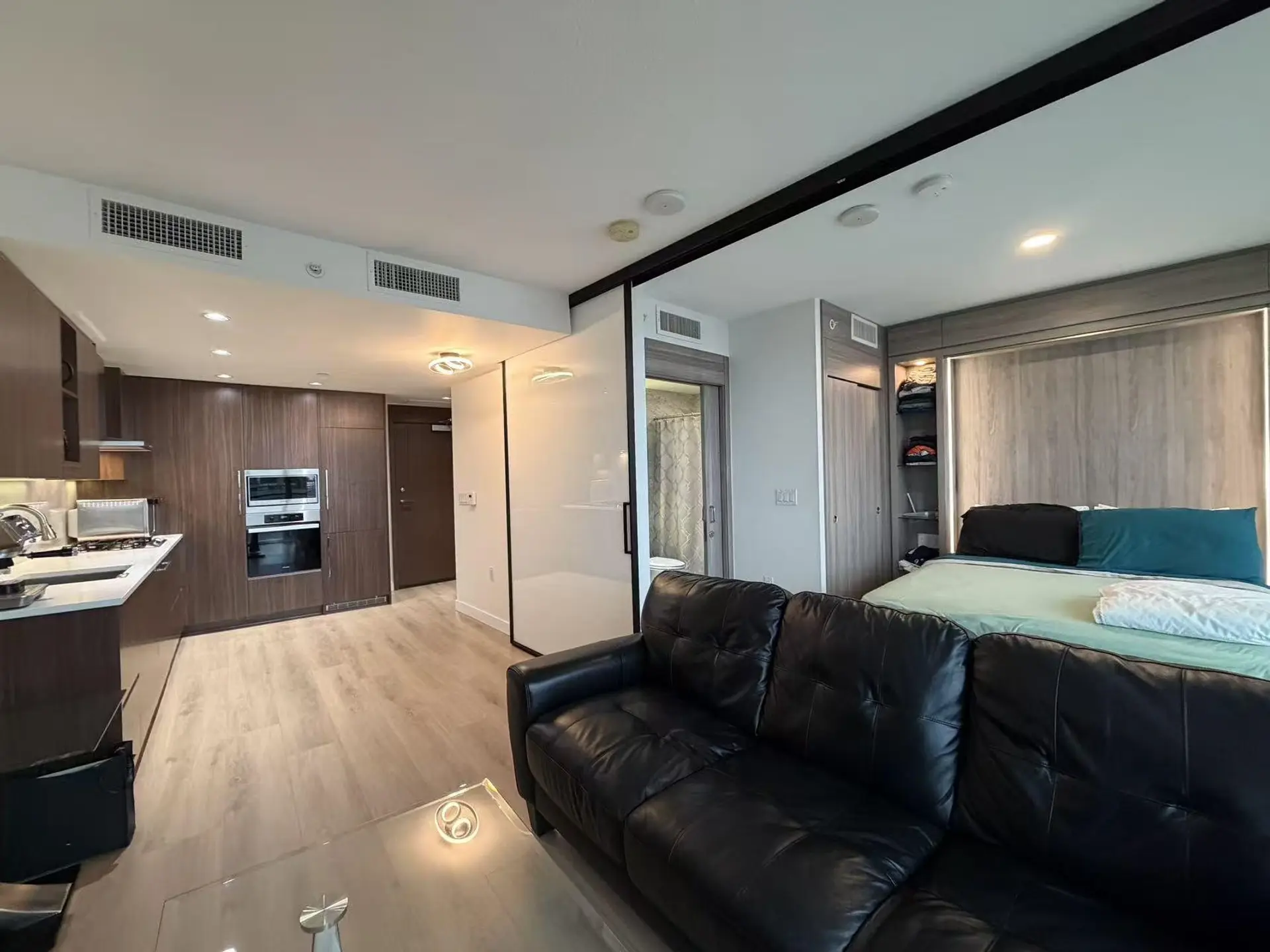 #2812 89 Nelson Street - Image 11