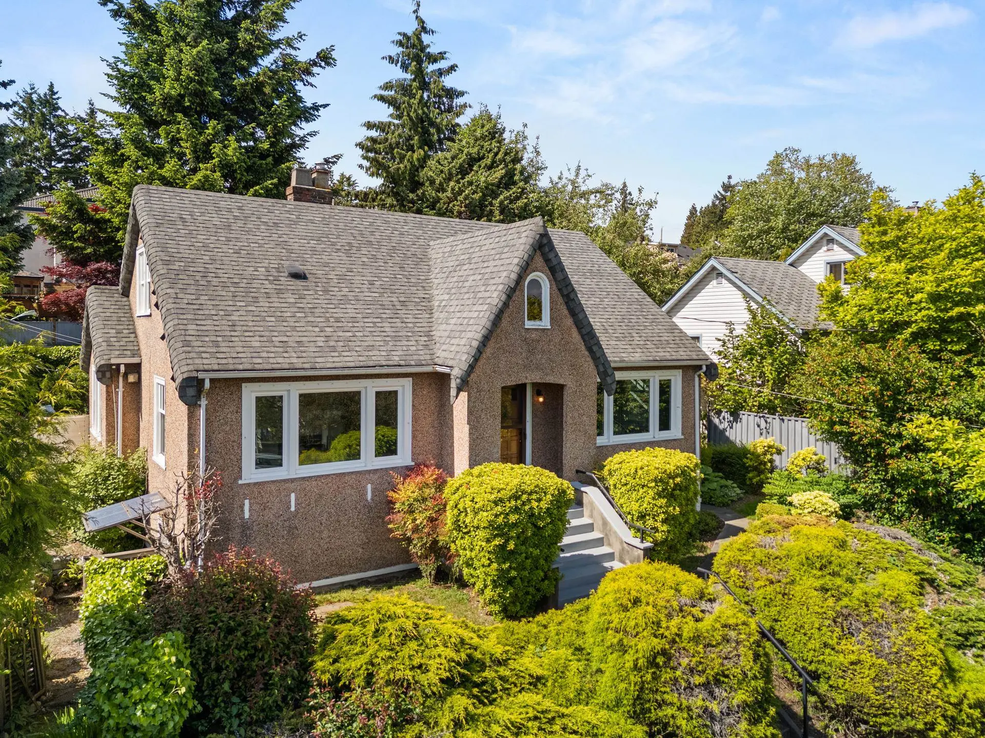 Property at 1509 Sixth Avenue, New Westminster, BC