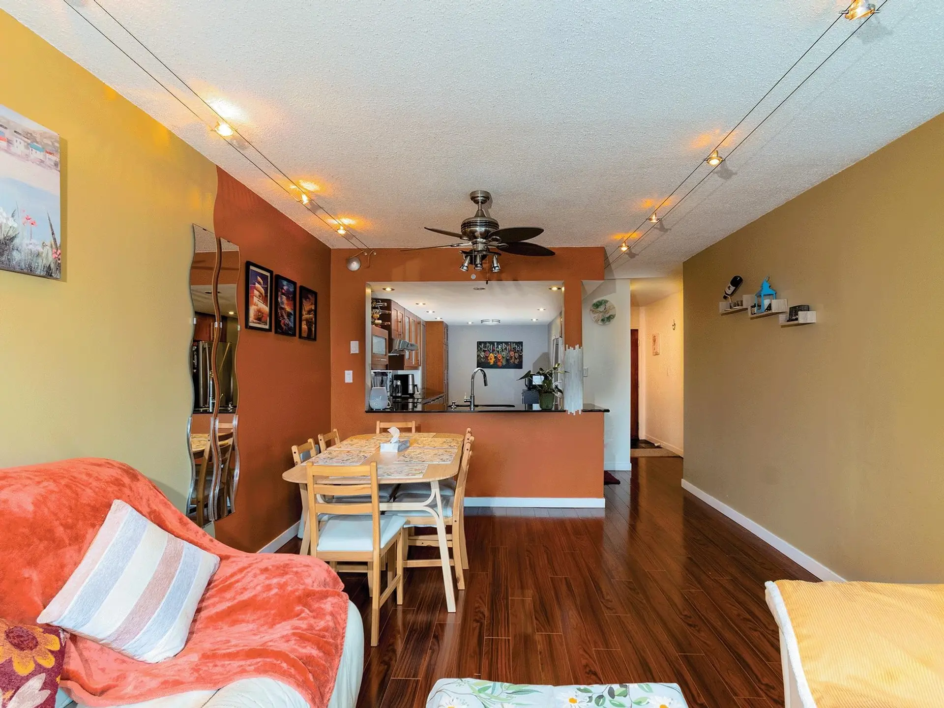 Property at #303 14881 103A AVENUE, Surrey, BC