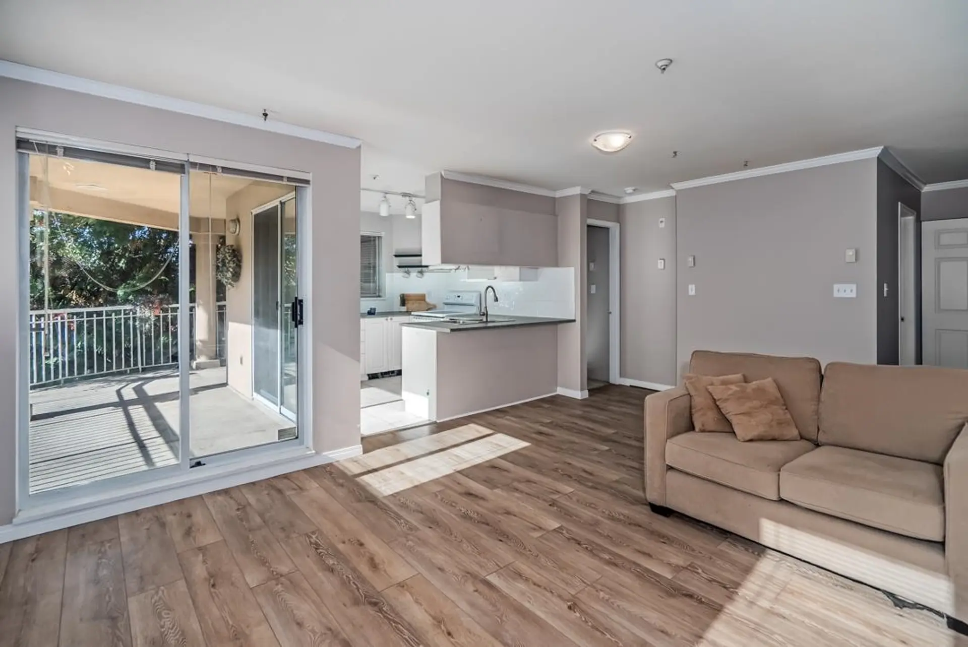 Property at #203 13733 74 AVENUE, Surrey, BC