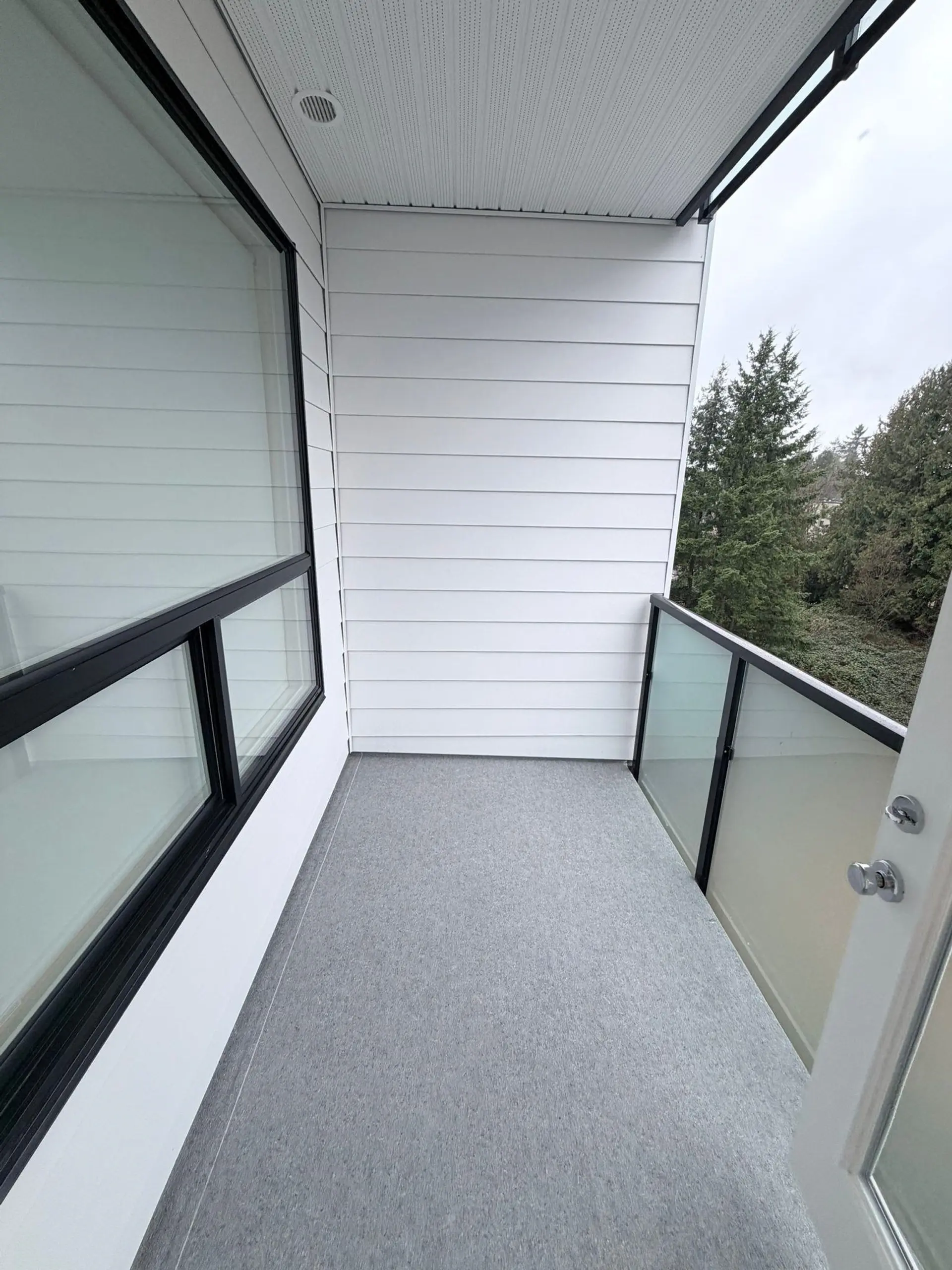 Property at #512 14778 106 AVENUE, Surrey, BC