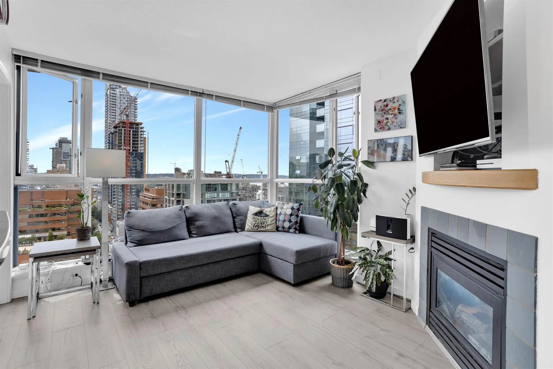 #2507 1068 Hornby Street - Image 3