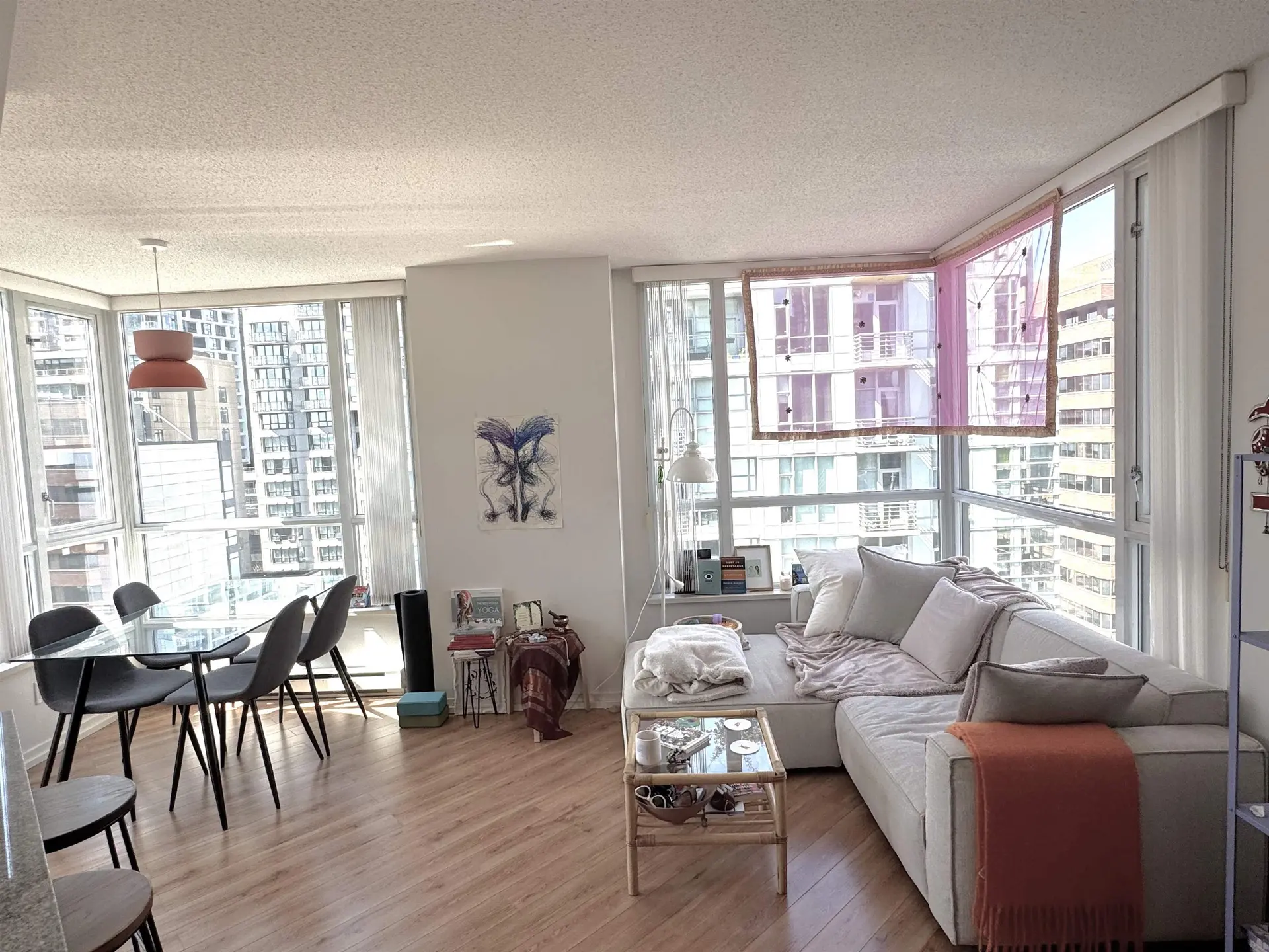 #1504 1212 Howe Street - Image 2