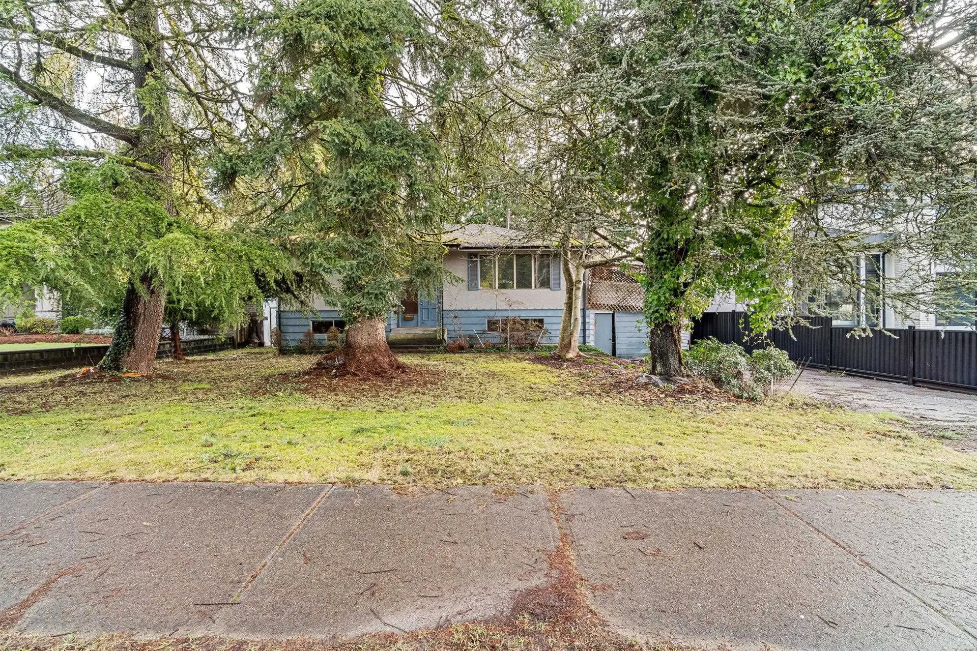 885 Porter Street - Image 1