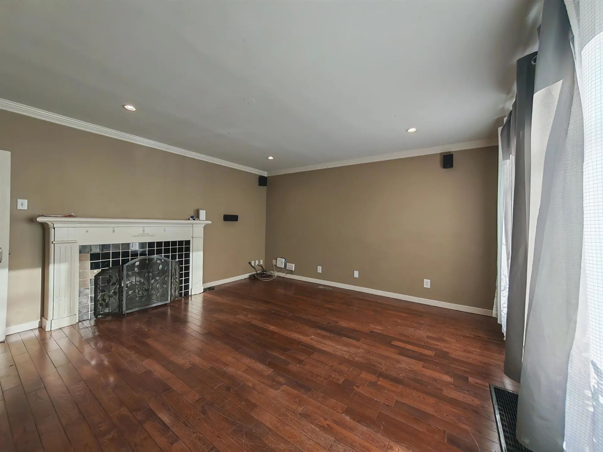 929 Sixth Street - Image 3