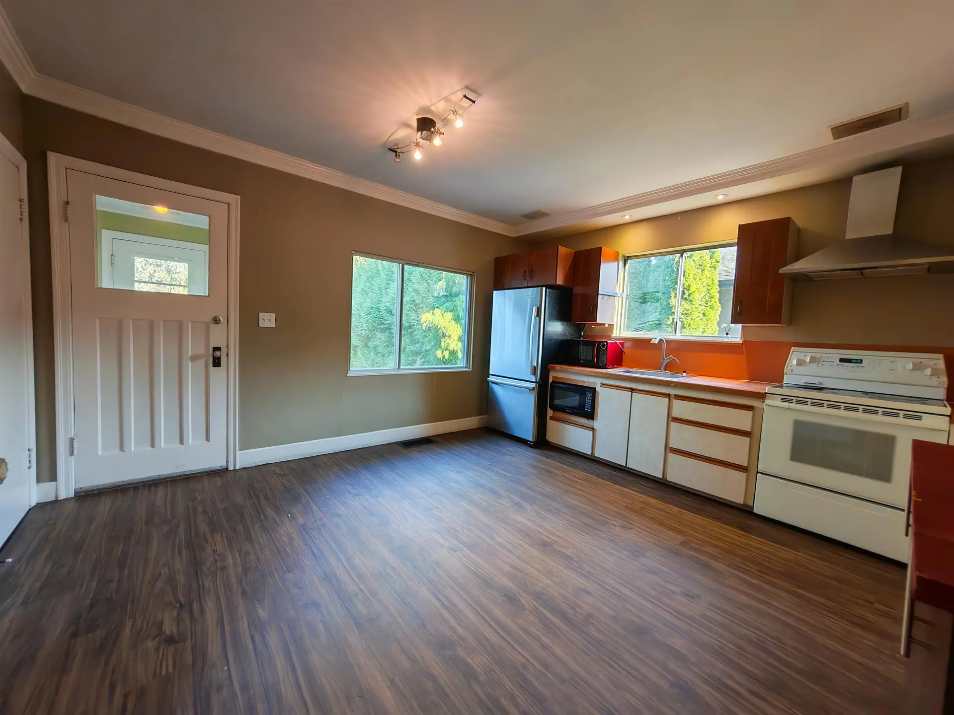 929 Sixth Street - Image 4