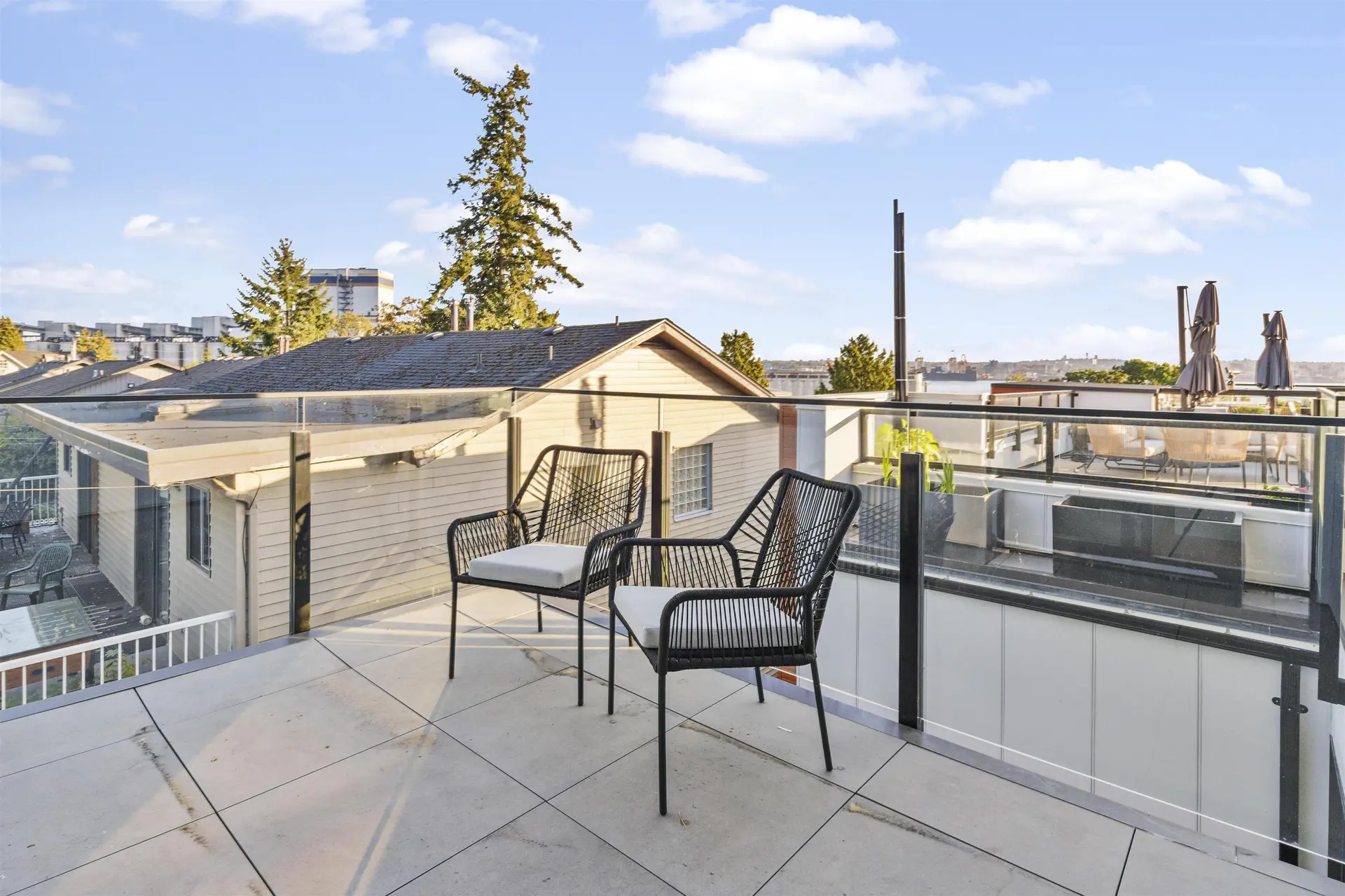 #2 434 E 1st Street - Image 17