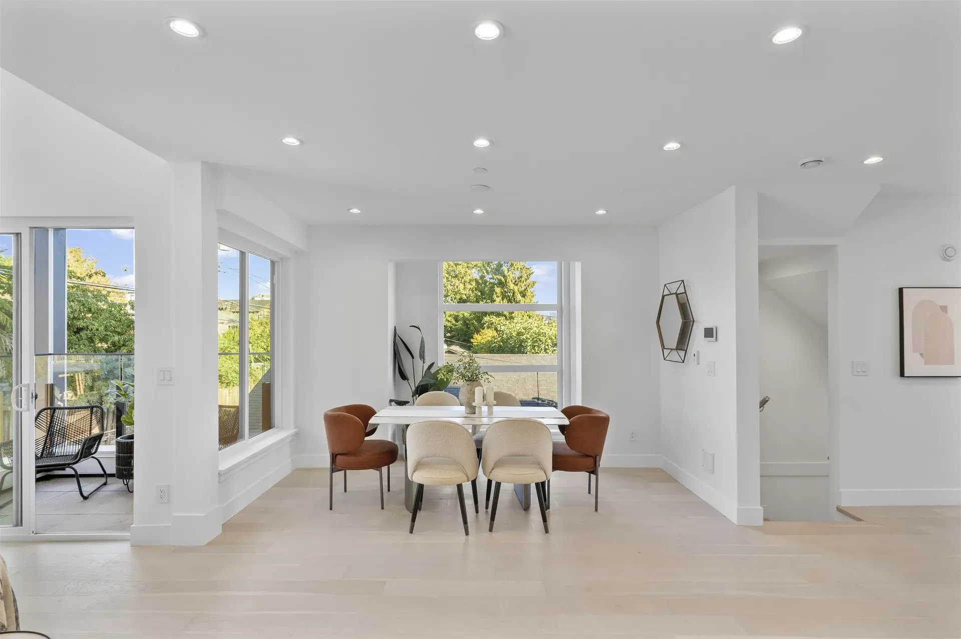 #2 434 E 1st Street - Image 9