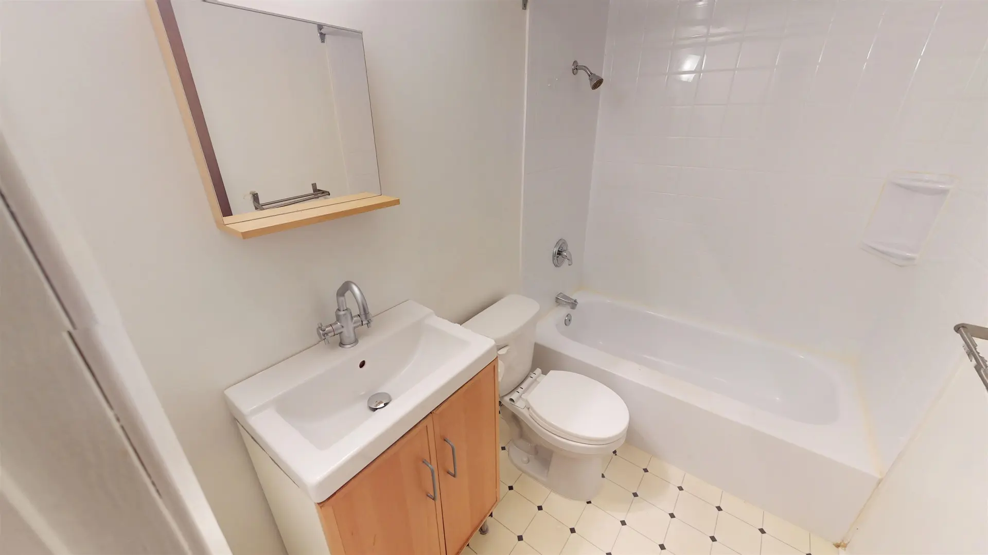 Property at #206 910 FIFTH AVENUE, New Westminster, BC