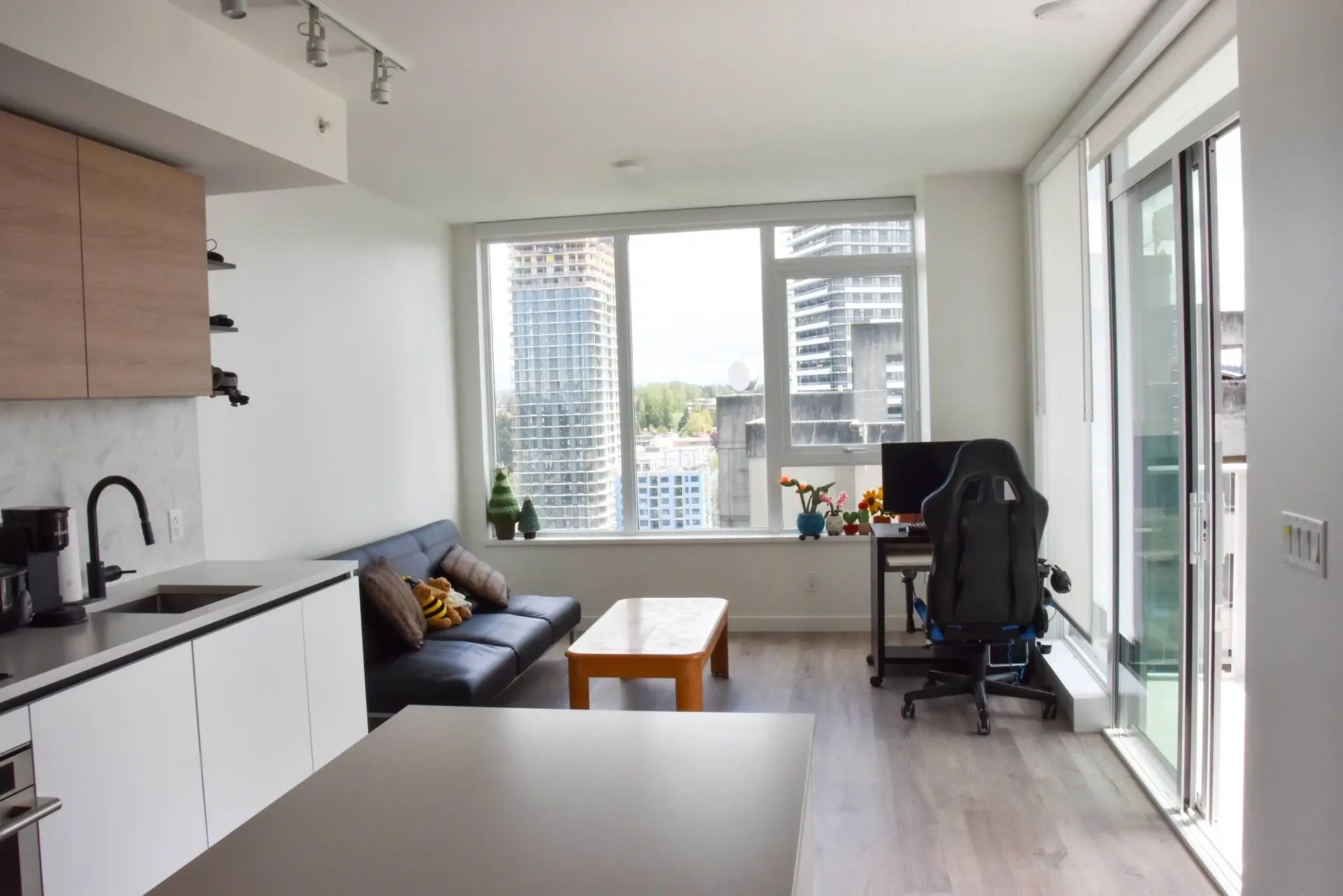 Property at #1608 10448 UNIVERSITY DRIVE, Surrey, BC