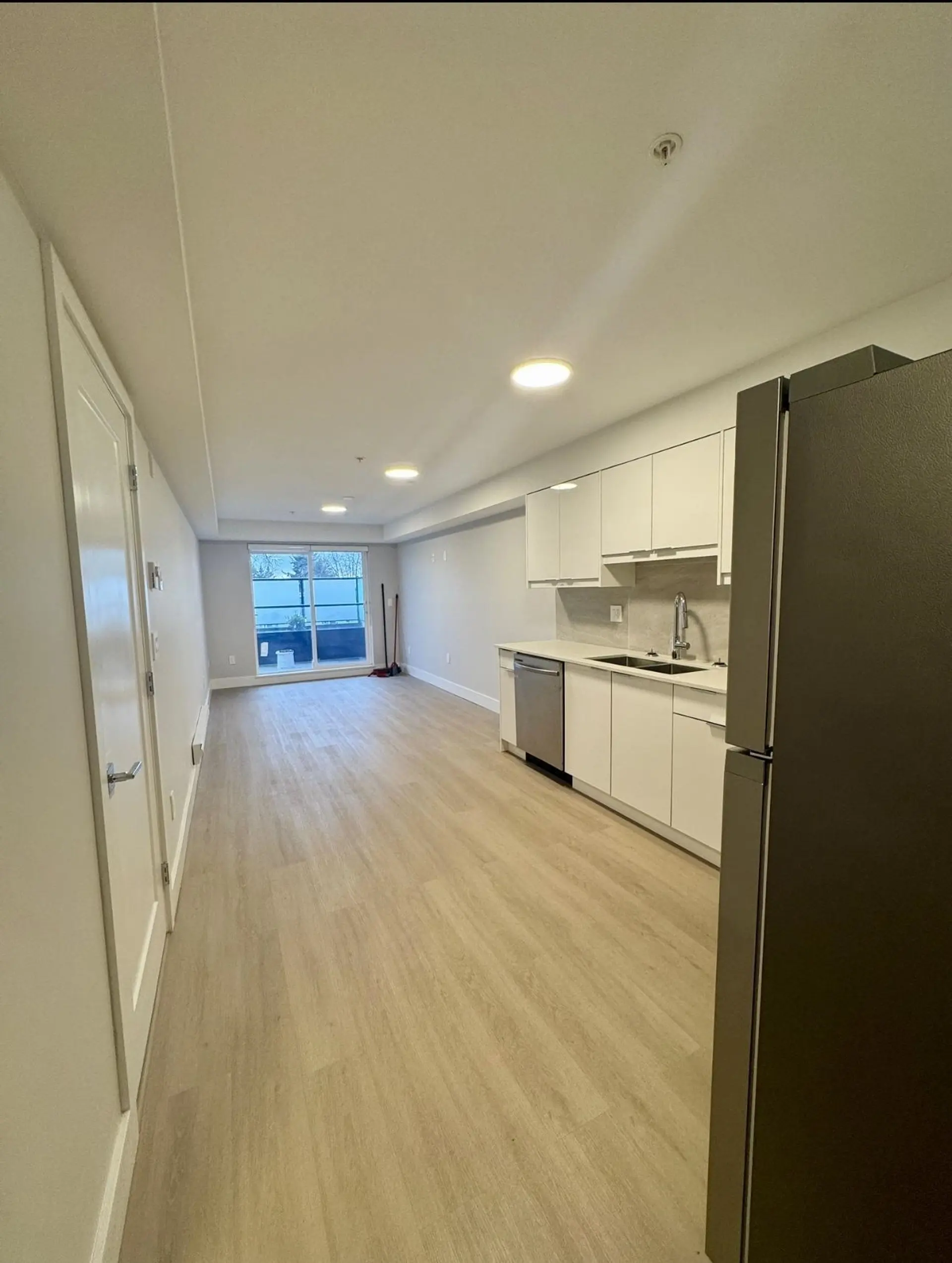 Property at #204 3050 KINGSWAY, Vancouver, BC