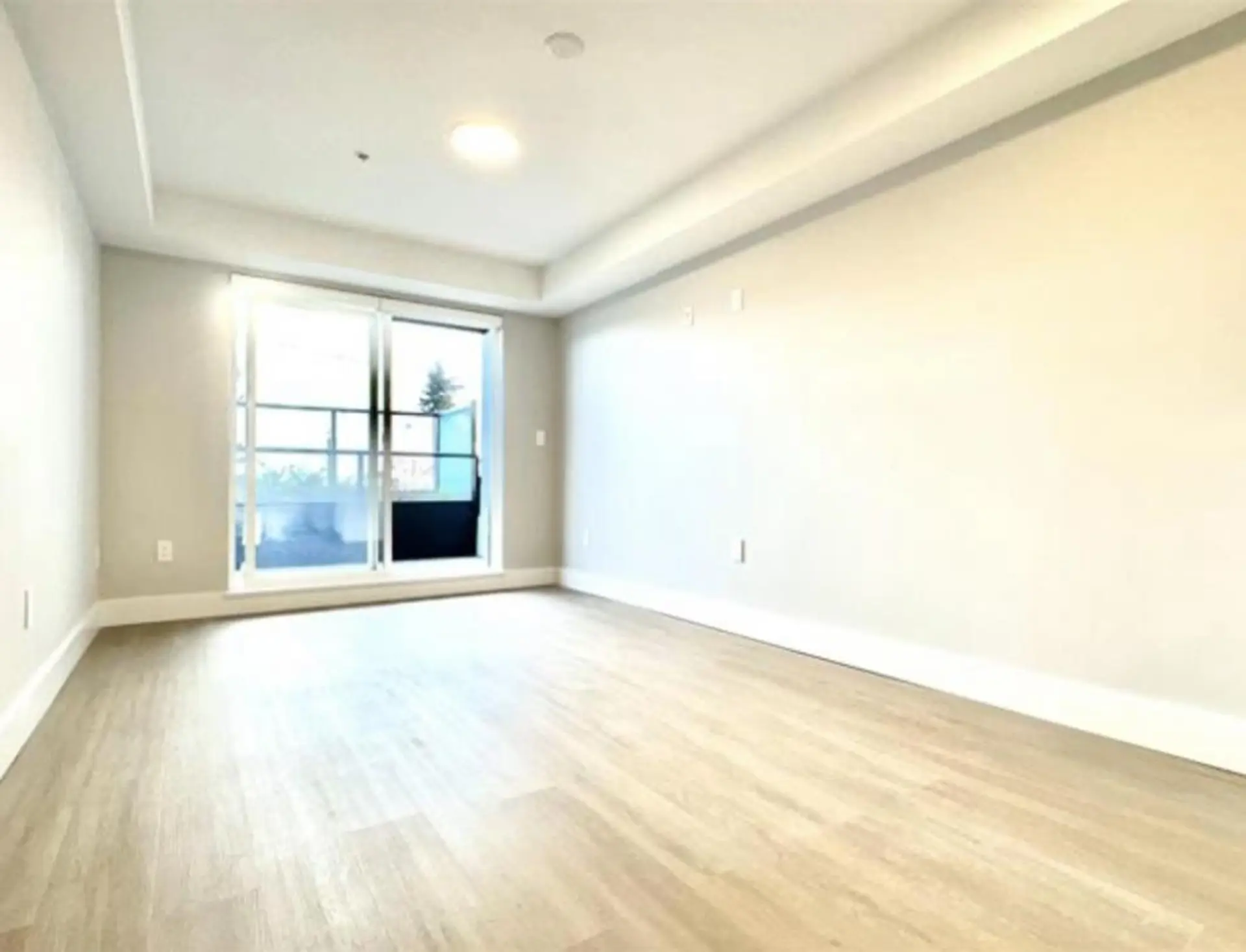 Property at #204 3050 KINGSWAY, Vancouver, BC