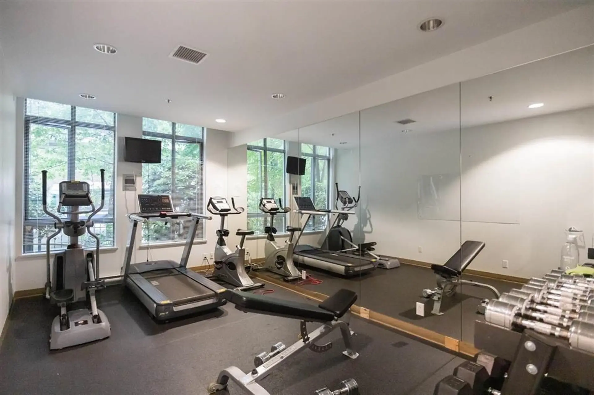 #206 3660 Vanness Avenue - Image 10