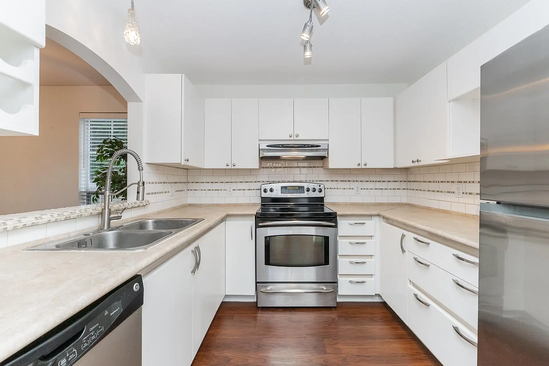 #101 2975 Princess Crescent - Image 7