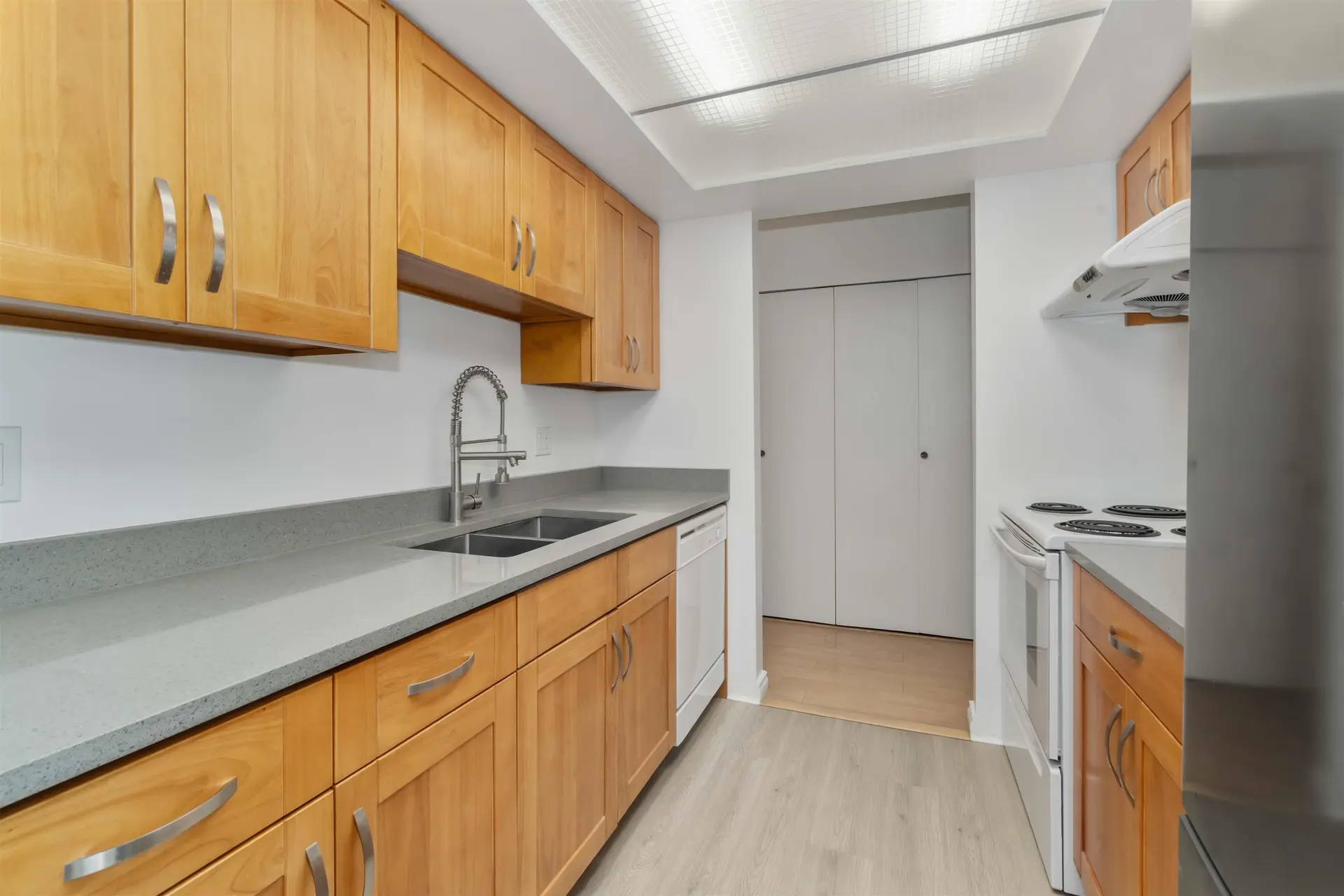 #205 6595 Willingdon Avenue - Image 6
