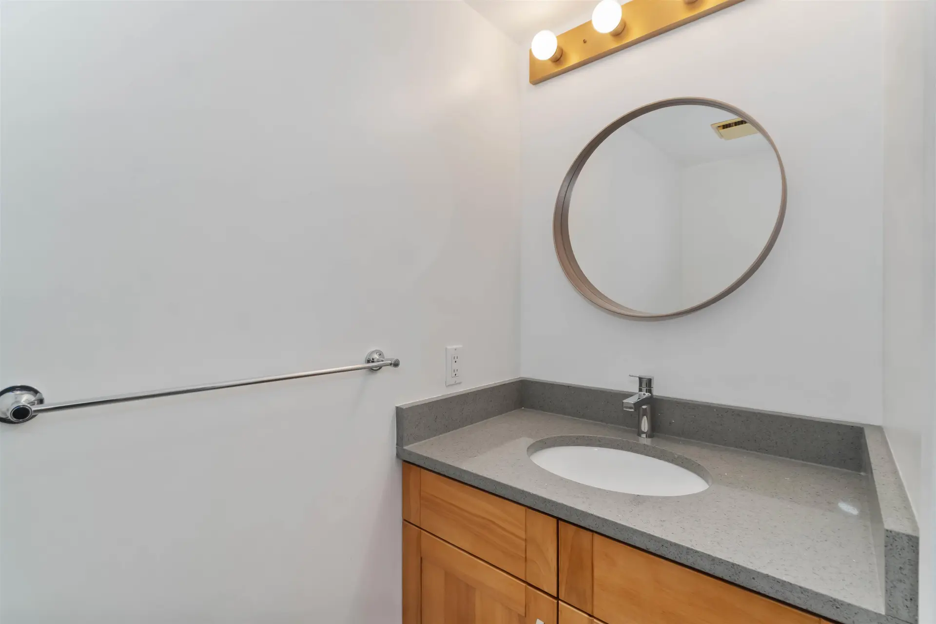 #205 6595 Willingdon Avenue - Image 10