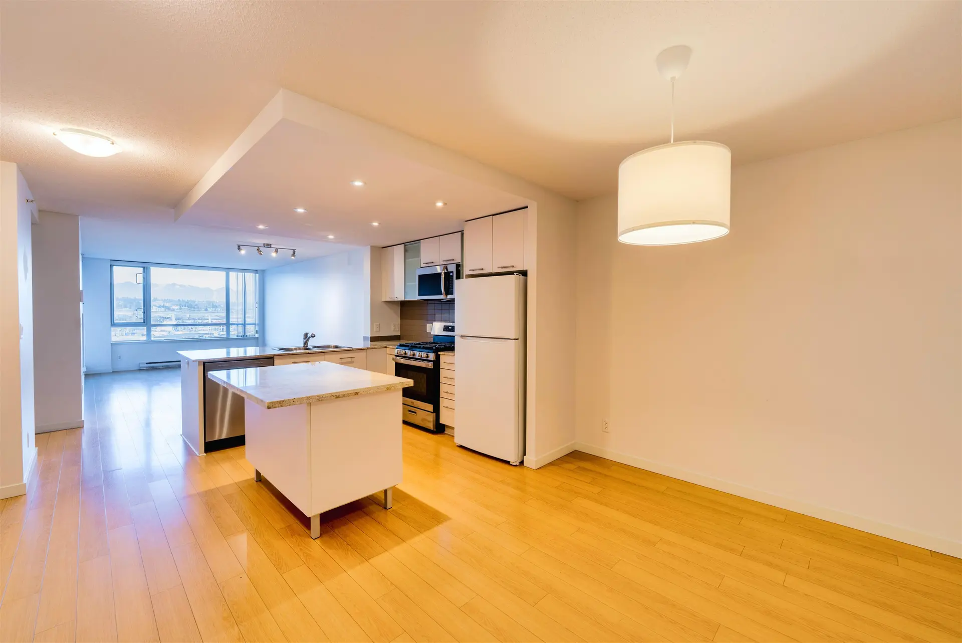 Property at #808 3333 CORVETTE WAY, Richmond, BC