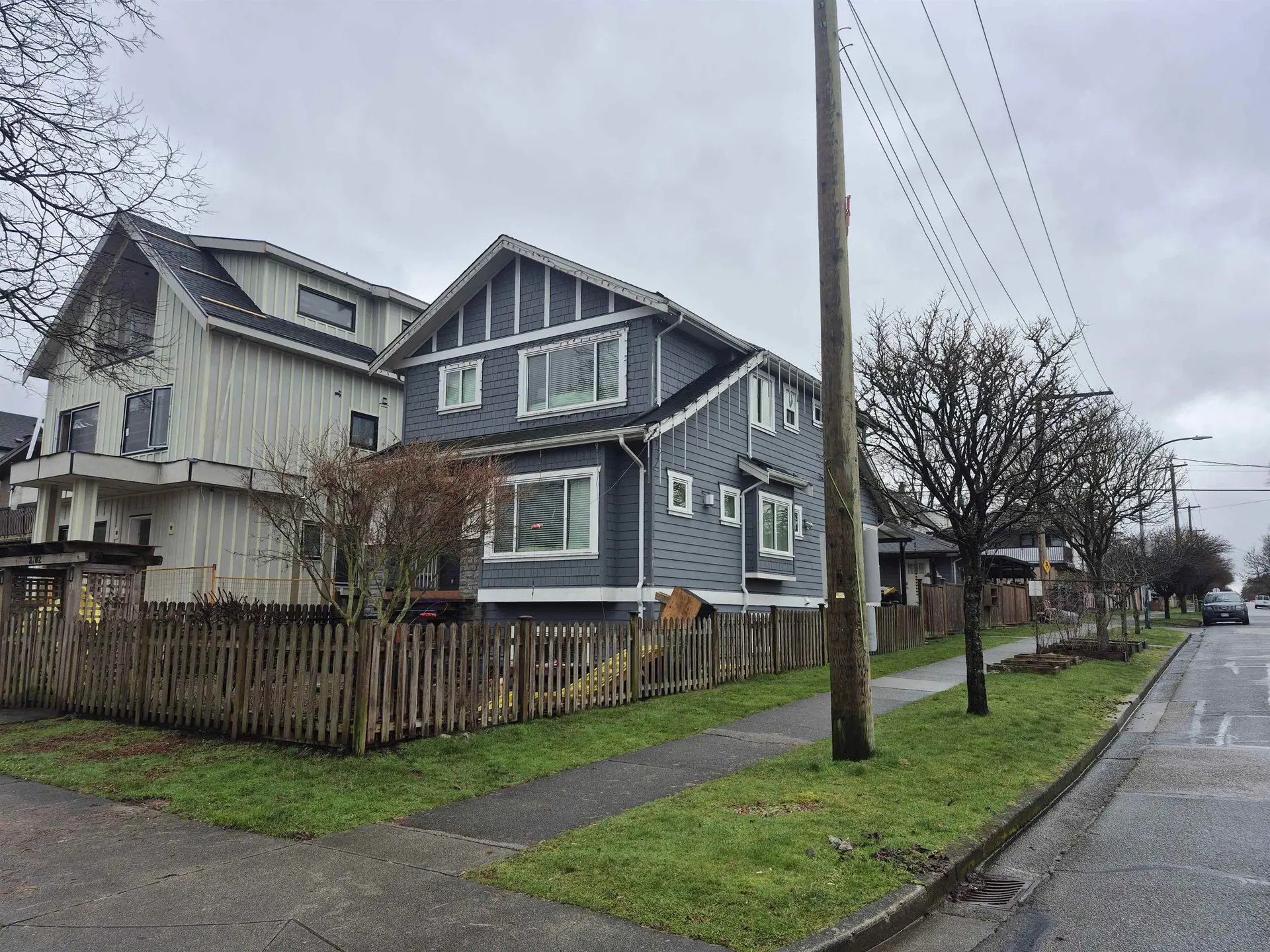 2702 Kitchener Street - Image 2