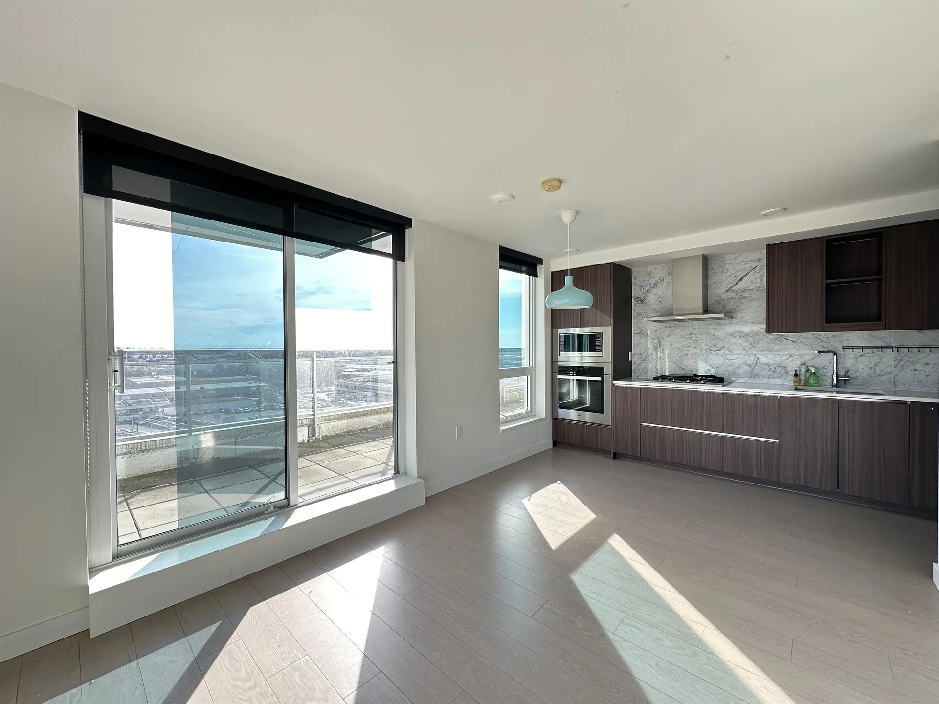 #1009 455 SW Marine Drive - Image 2