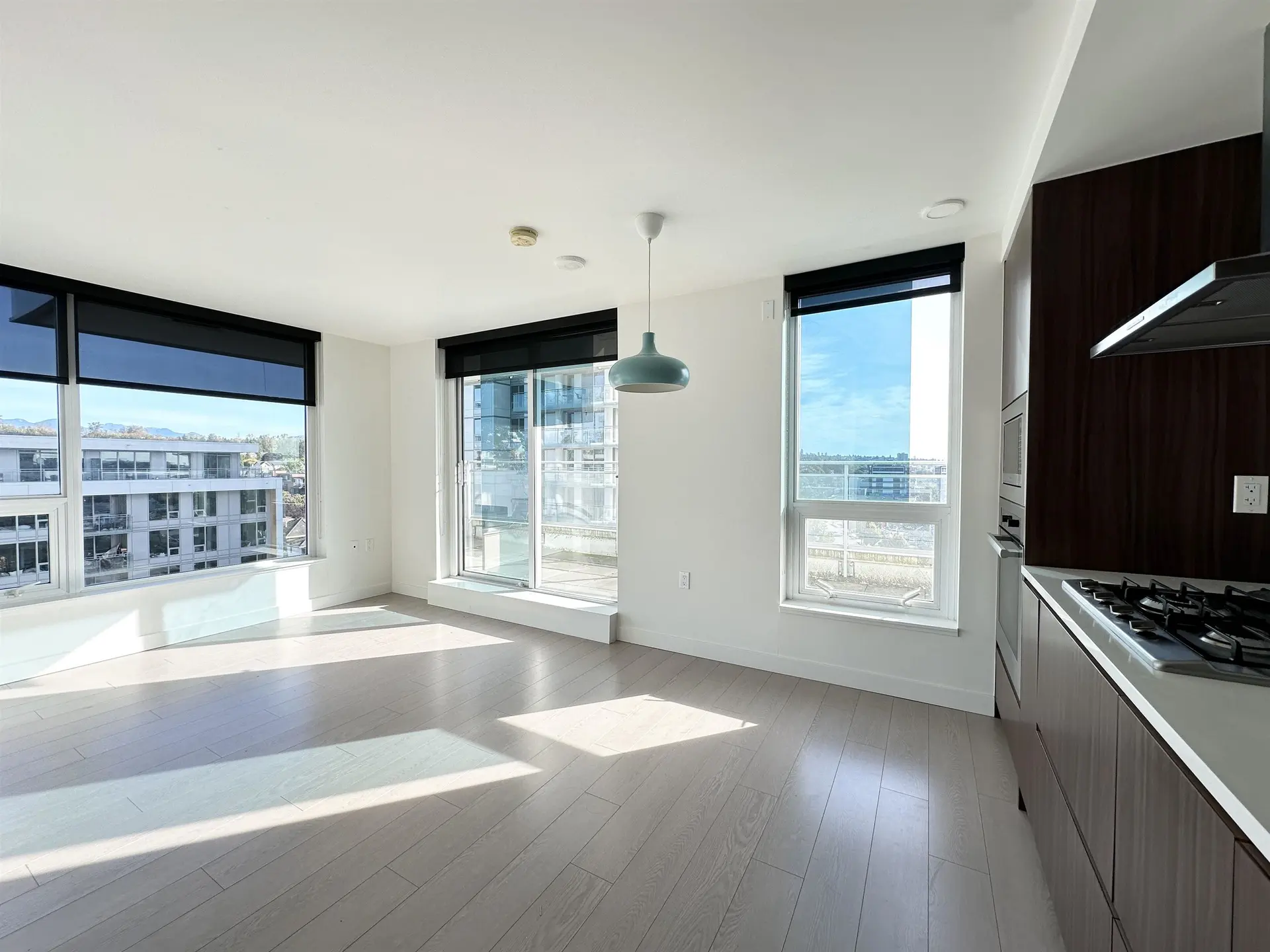 #1009 455 SW Marine Drive - Image 1