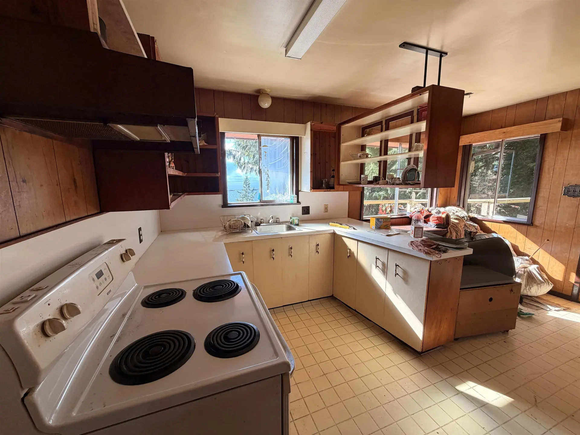 Property at 8131 REDROOFFS ROAD, Halfmoon Bay, BC