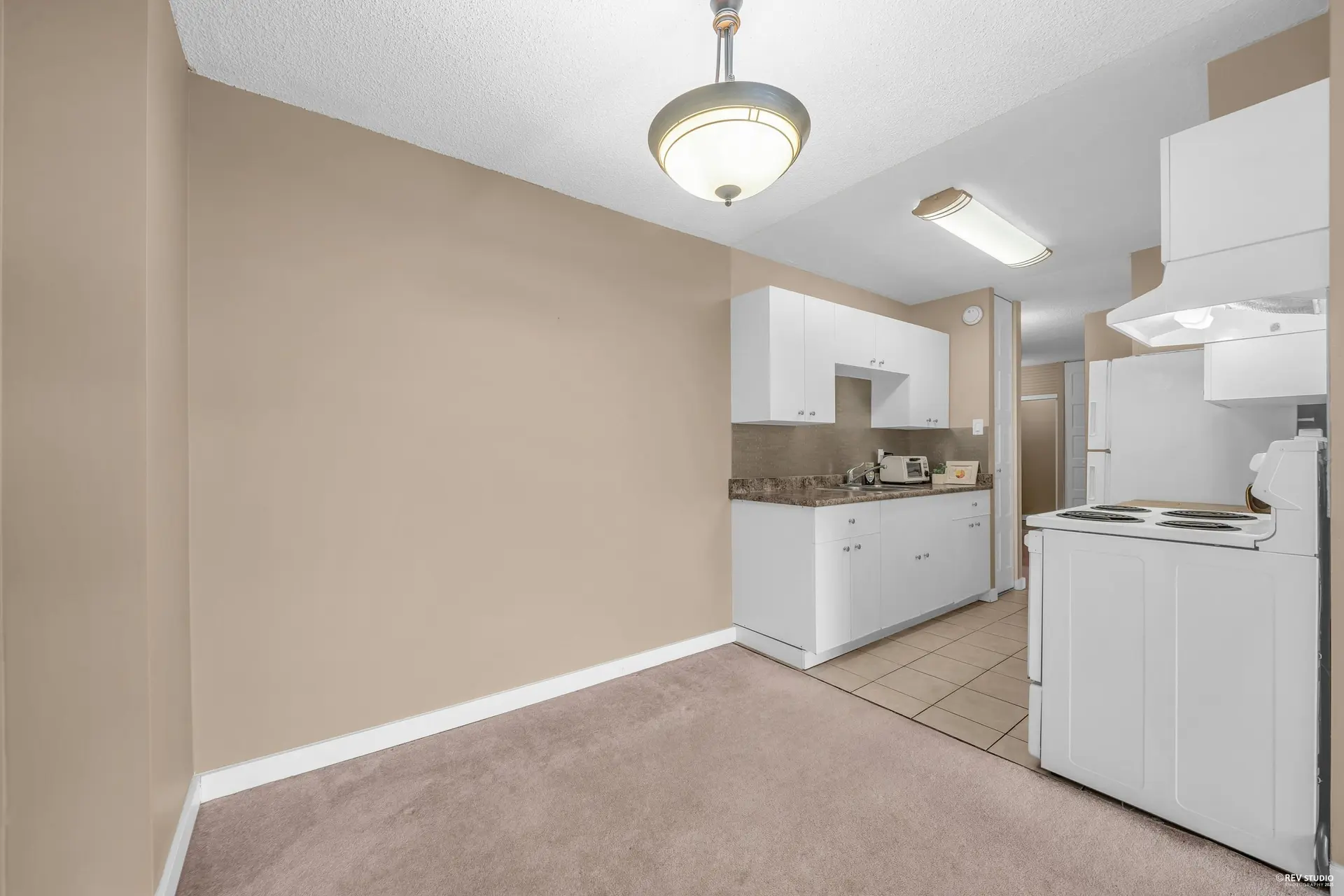 #1602 2016 Fullerton Avenue - Image 11