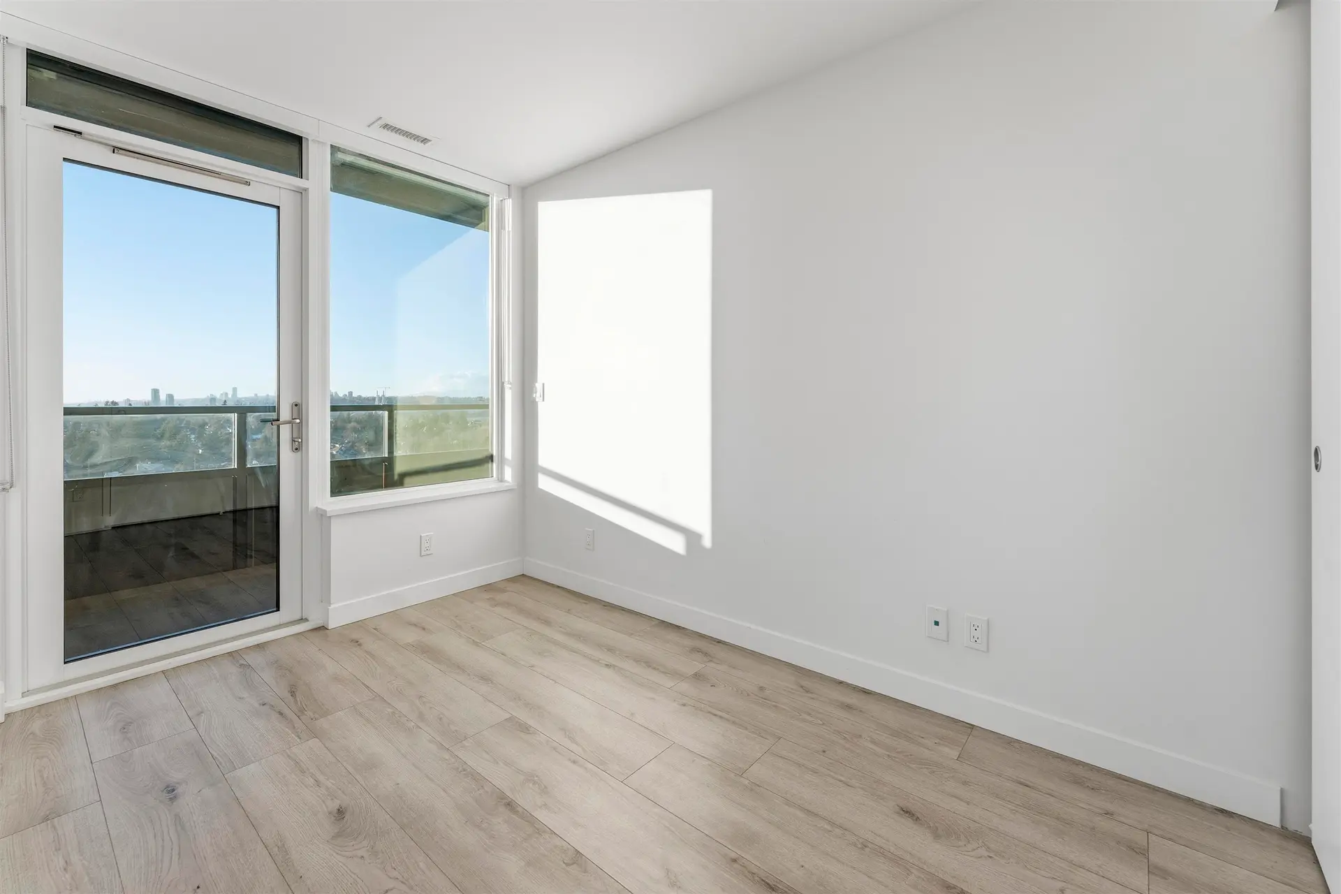 Property at #1409 10626 CITY PARKWAY, Surrey, BC