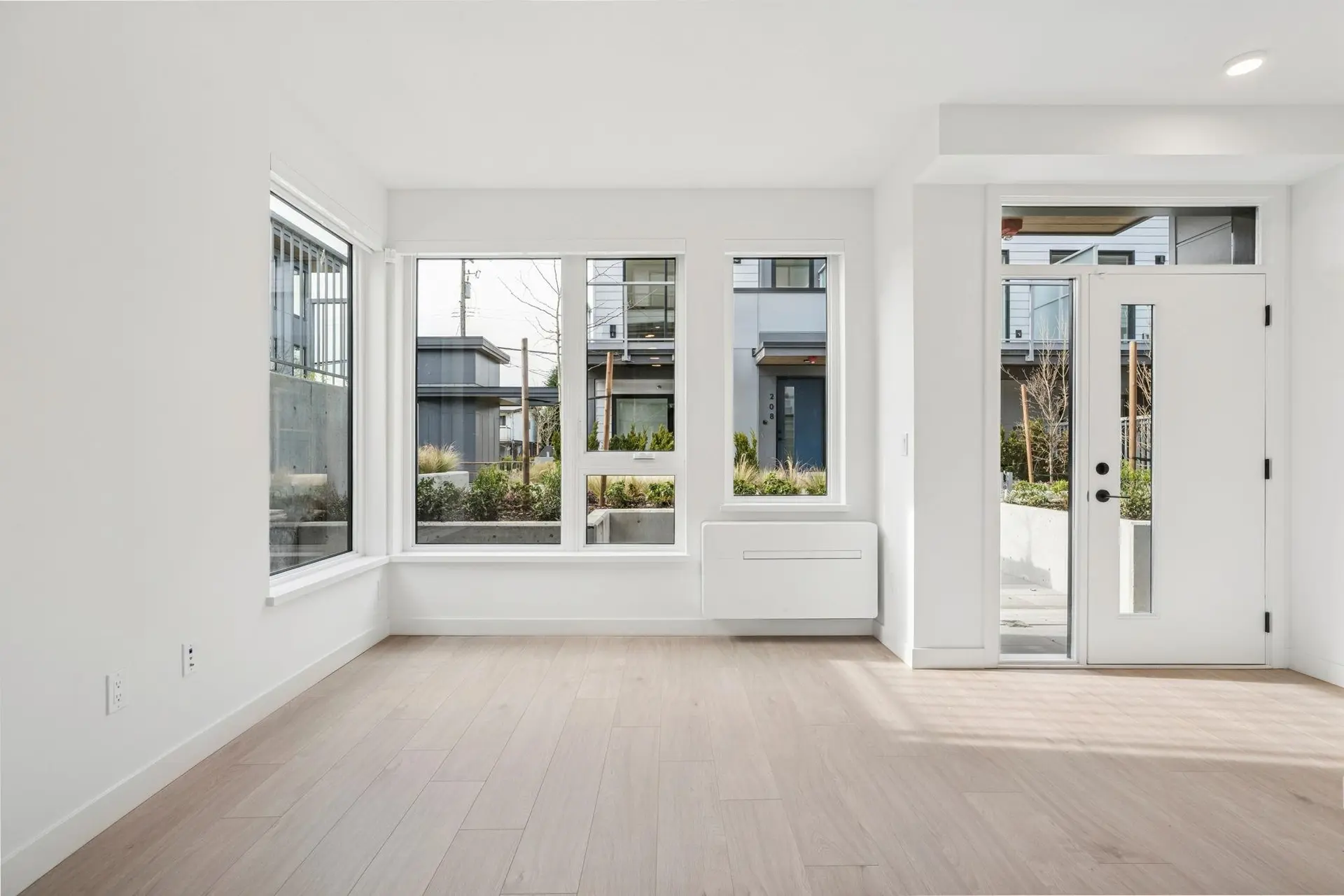 #136 921 Grant Street - Image 3