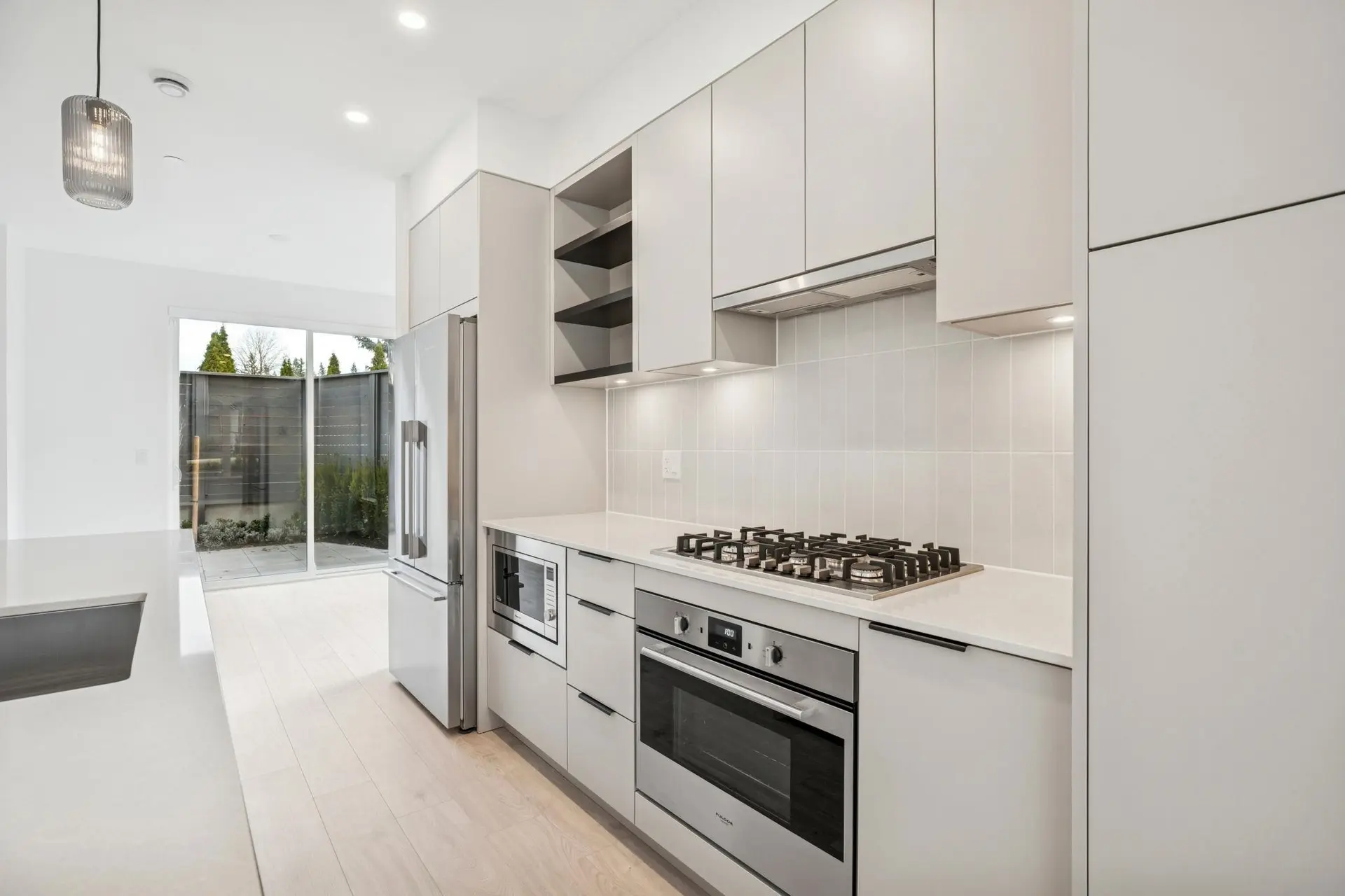 #136 921 Grant Street - Image 5