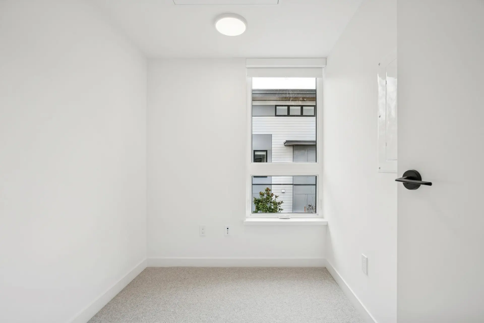 #136 921 Grant Street - Image 8