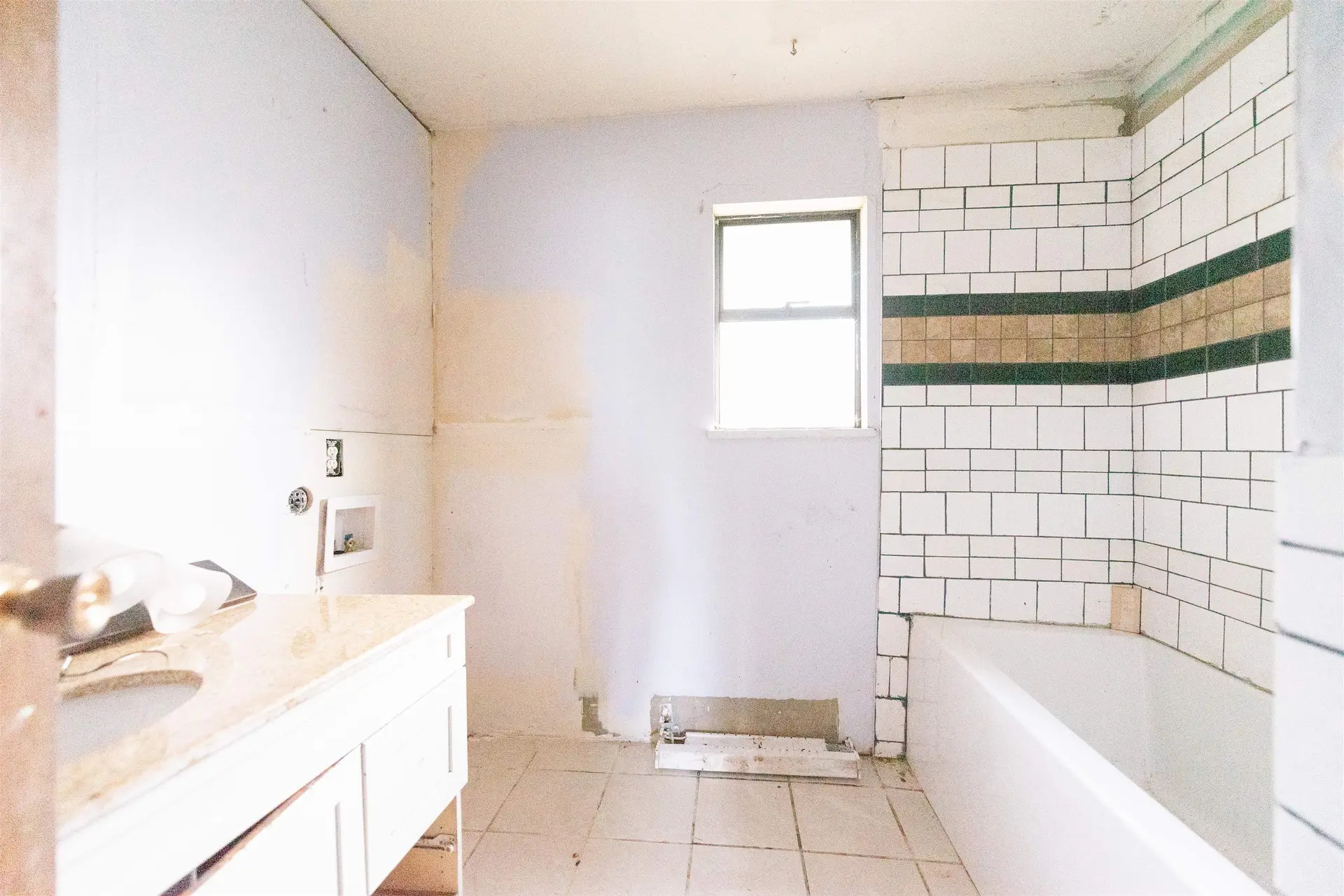 Property at 12928 JESSE ROAD, Madeira Park, BC