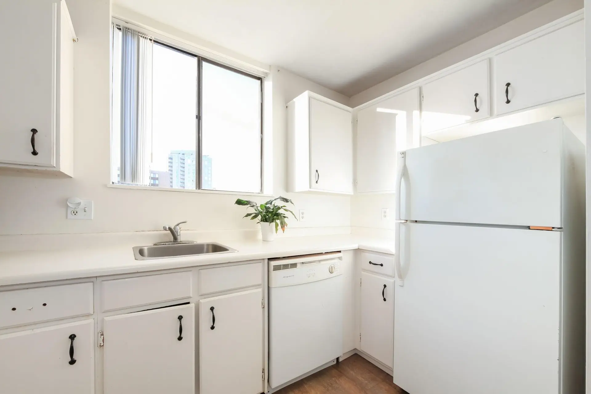 #905 7171 Beresford Street - Image 4