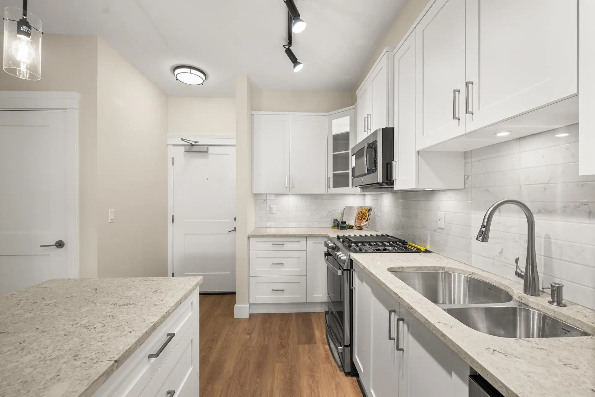 Property at #403 20926 83 AVENUE AVENUE, Langley, BC