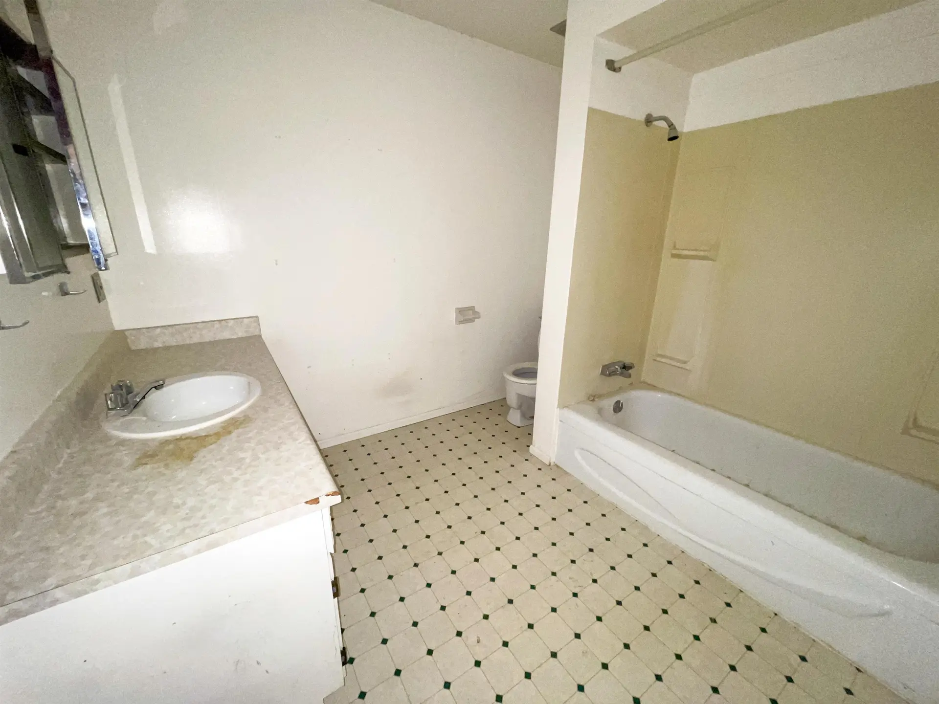 #13 9402 122 Street - Image 17