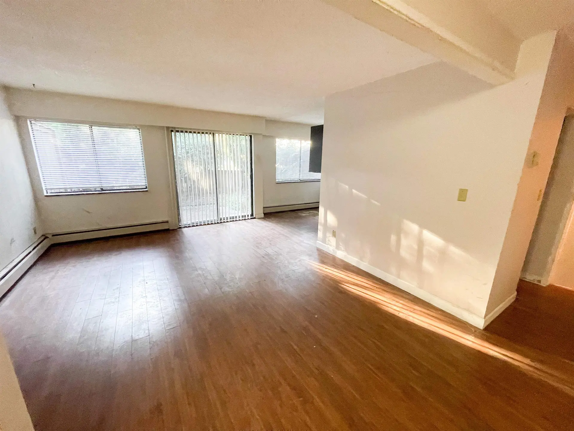 #13 9402 122 Street - Image 4
