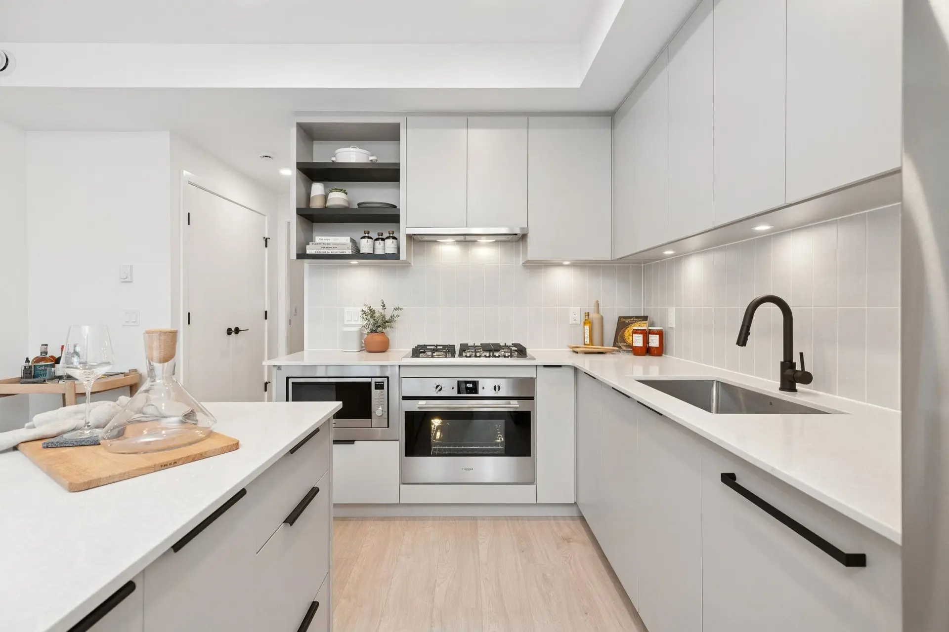 #117 921 Grant Street - Image 6