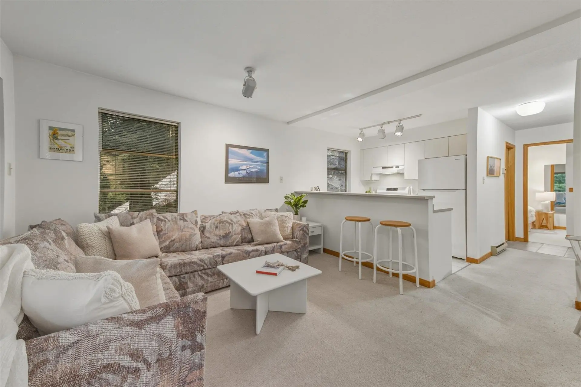 #1102 3050 Hillcrest Drive - Image 1