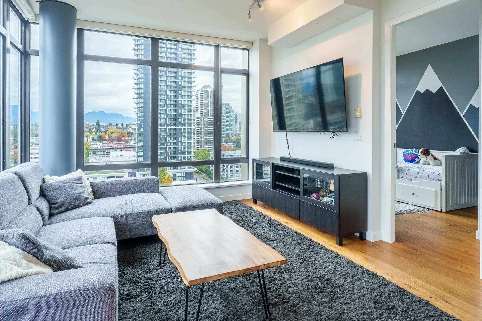 #1504 2355 Madison Avenue - Image 3