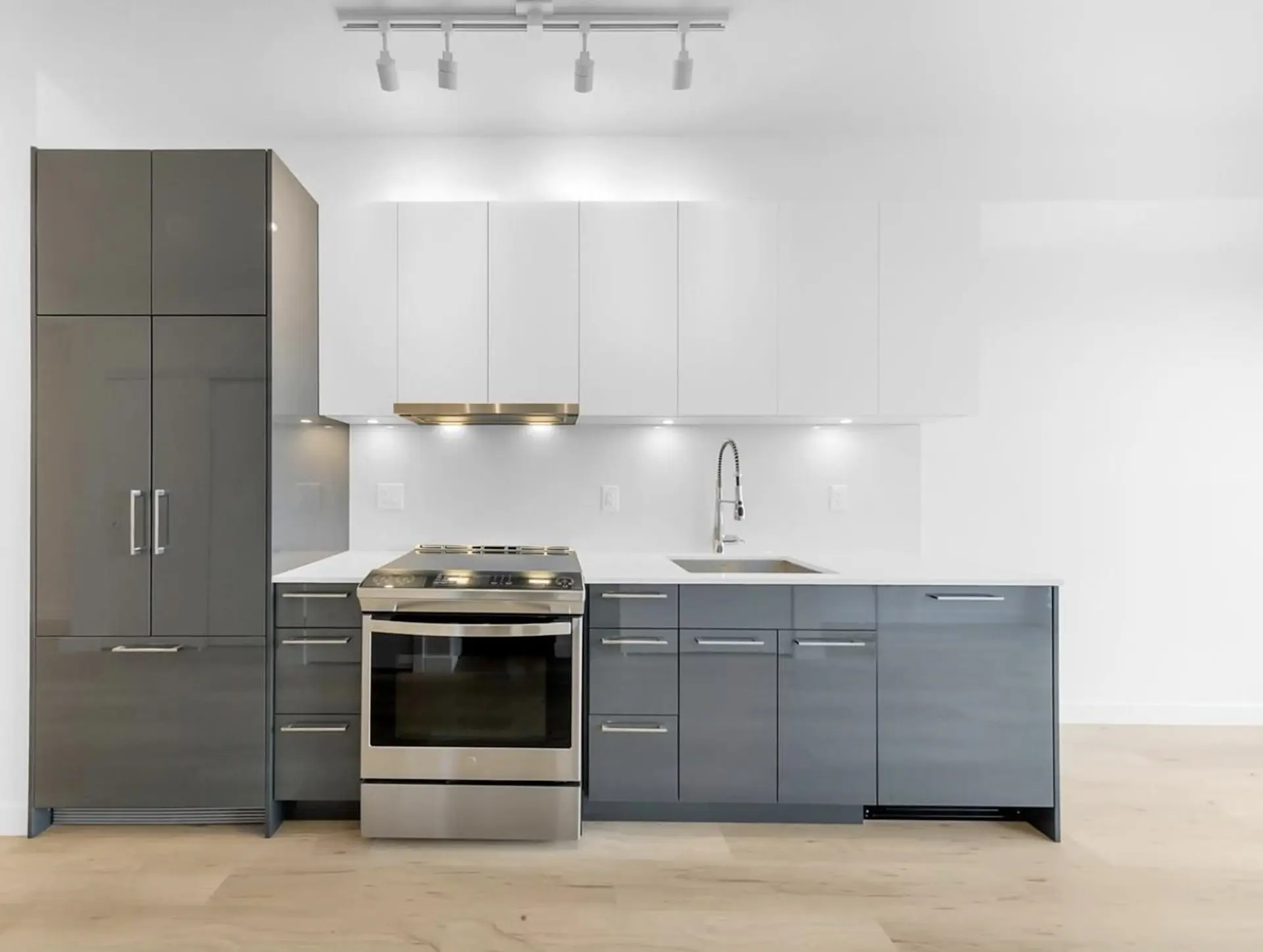 Property at #302 2446 SHAUGHNESSY STREET, Coquitlam, BC