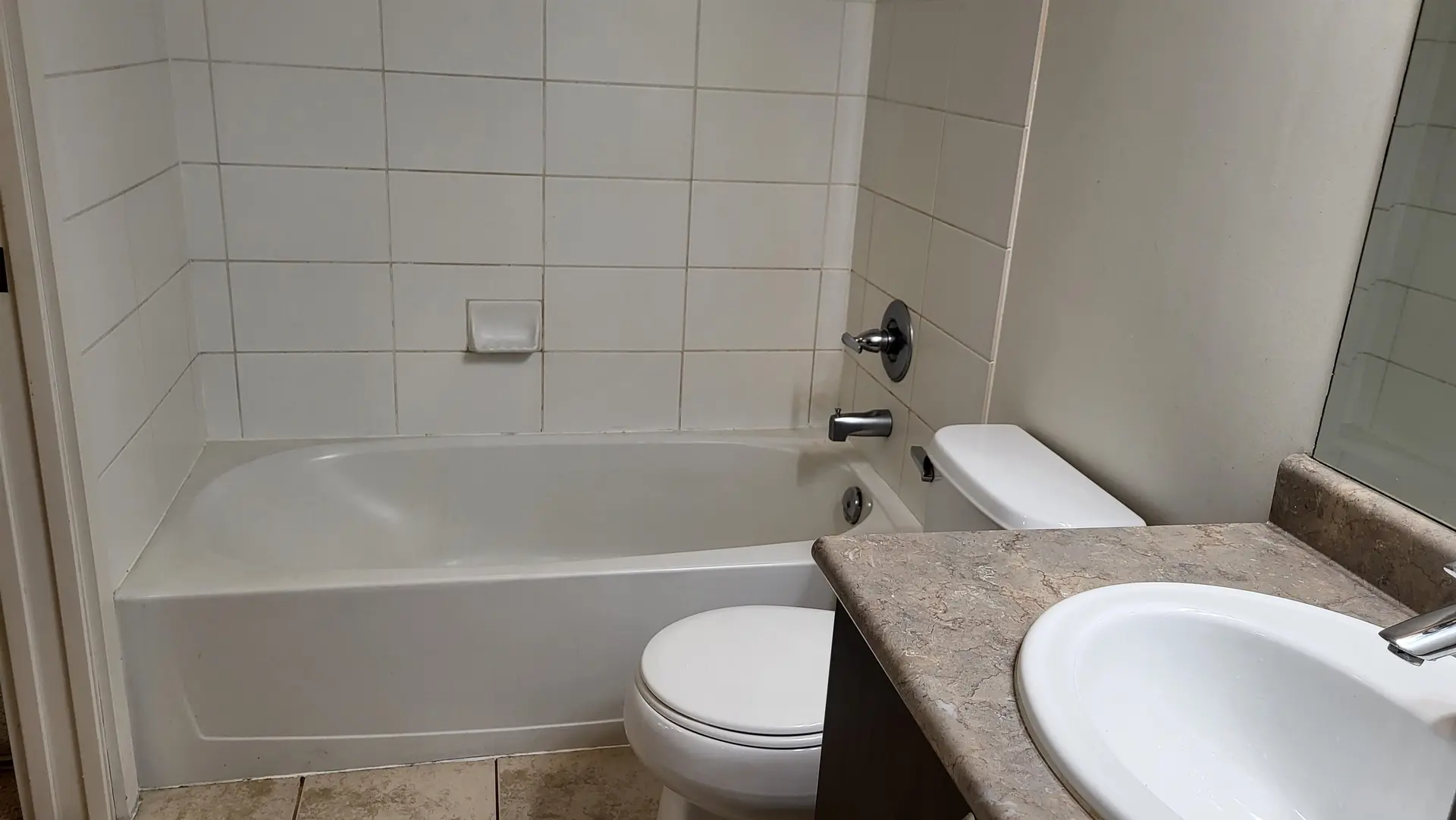 #313 2515 Park Drive - Image 4