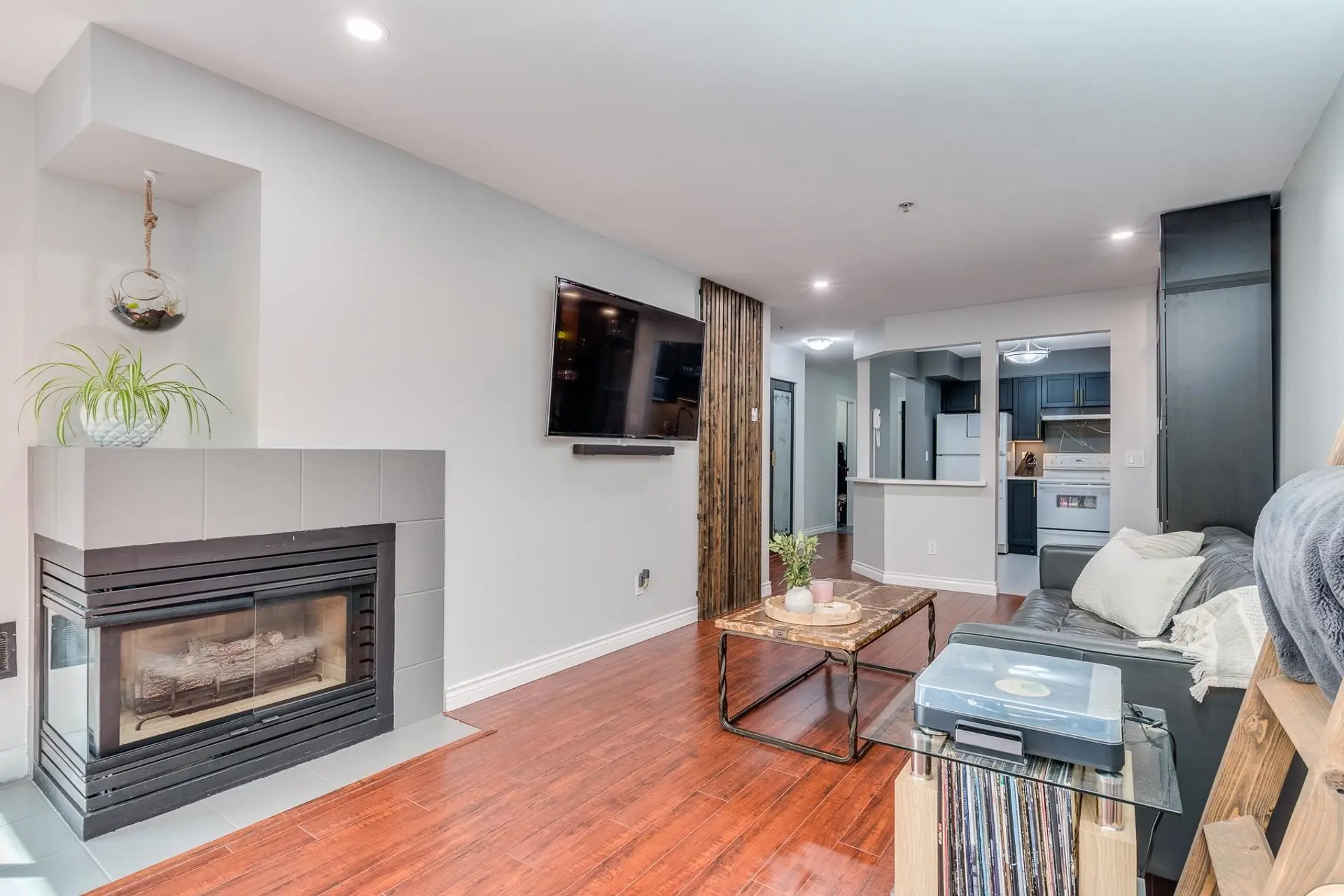 #212 22233 River Road - Image 3