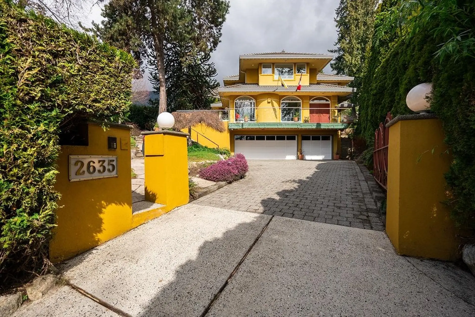 Property at 2635 Rosebery Avenue, West Vancouver, BC