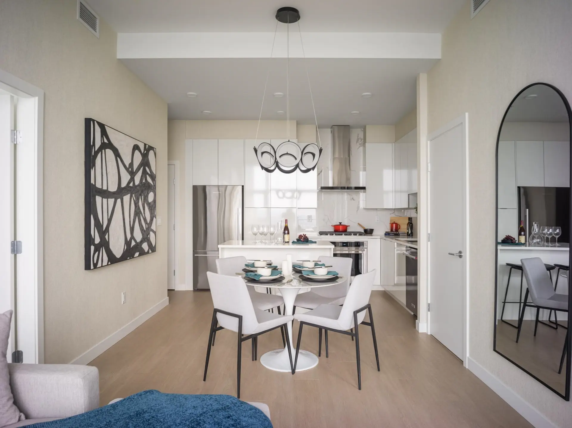 #2505 555 Sydney Avenue - Image 8