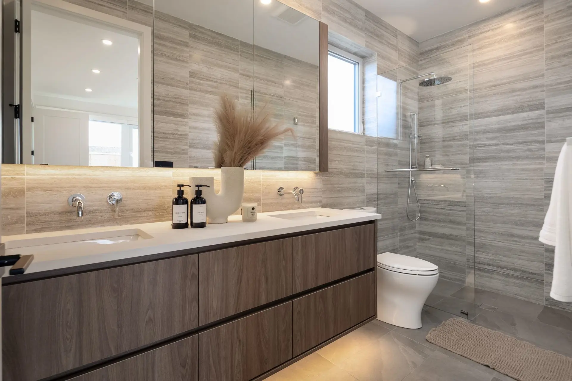 Property at #1 950 W 57TH AVENUE, Vancouver, BC